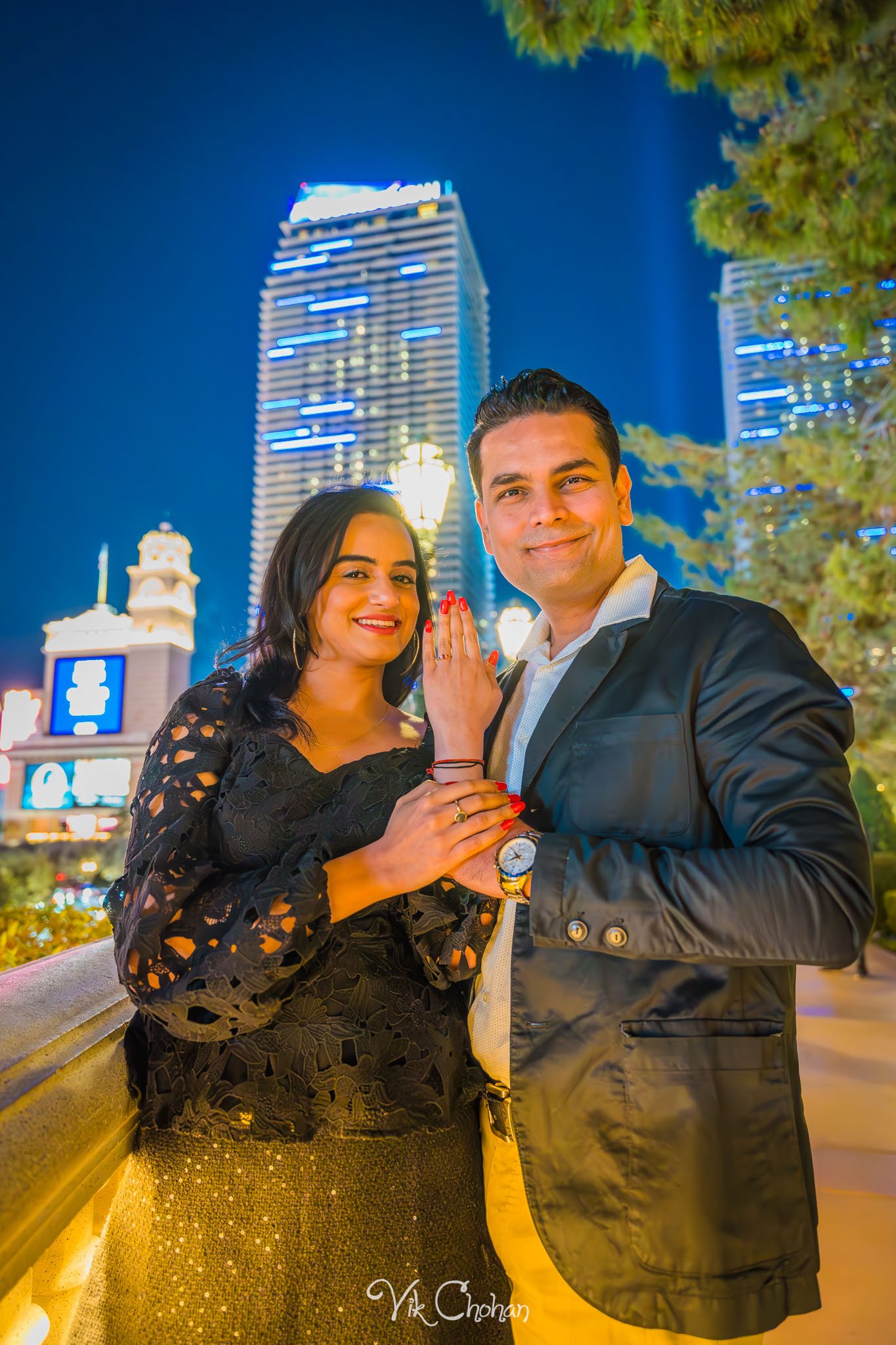 2023-12-24-Nishma-and-Maulik-Las-Vegas-Surprise-Engagement-Photography-Vik-Chohan-Photography-Photo-Booth-Social-Media-VCP-153.jpg