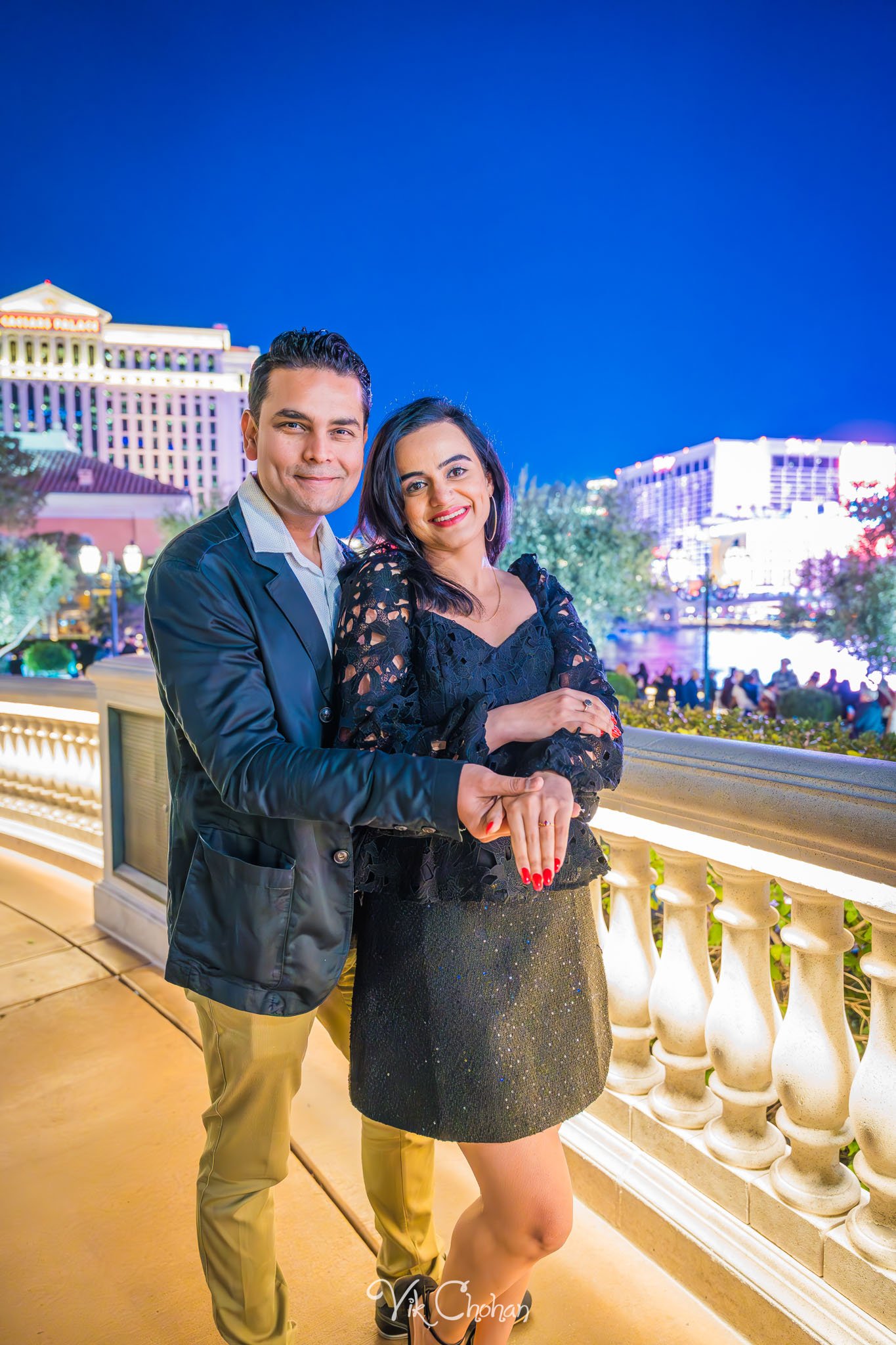 2023-12-24-Nishma-and-Maulik-Las-Vegas-Surprise-Engagement-Photography-Vik-Chohan-Photography-Photo-Booth-Social-Media-VCP-154.jpg