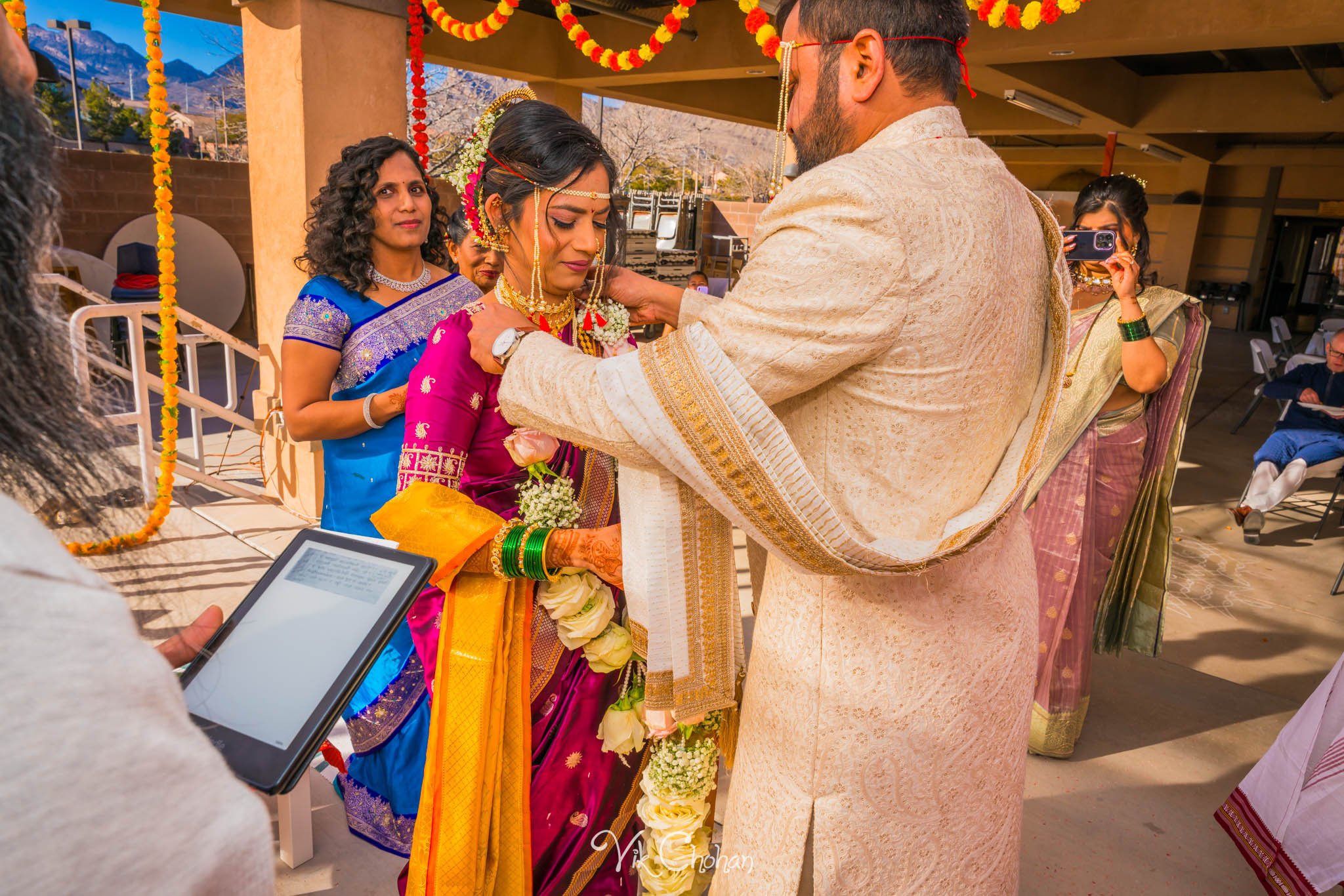 2024-01-05-Anuja-and-Parth-Marathi-Wedding-Hindu-Temple-Las-Vegas-Vik-Chohan-Photography-Photo-Booth-Social-Media-VCP-046.jpg