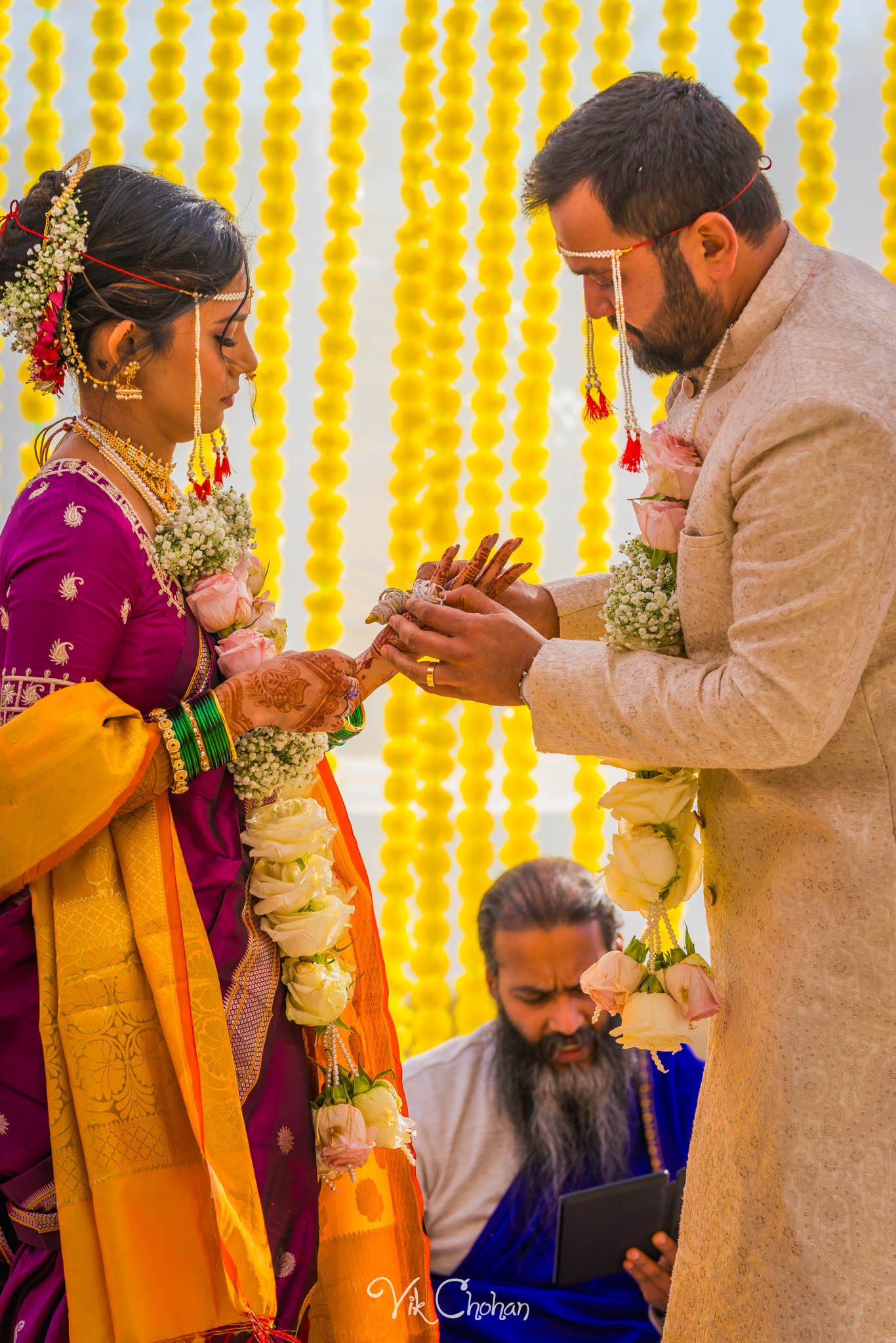 2024-01-05-Anuja-and-Parth-Marathi-Wedding-Hindu-Temple-Las-Vegas-Vik-Chohan-Photography-Photo-Booth-Social-Media-VCP-084.jpg