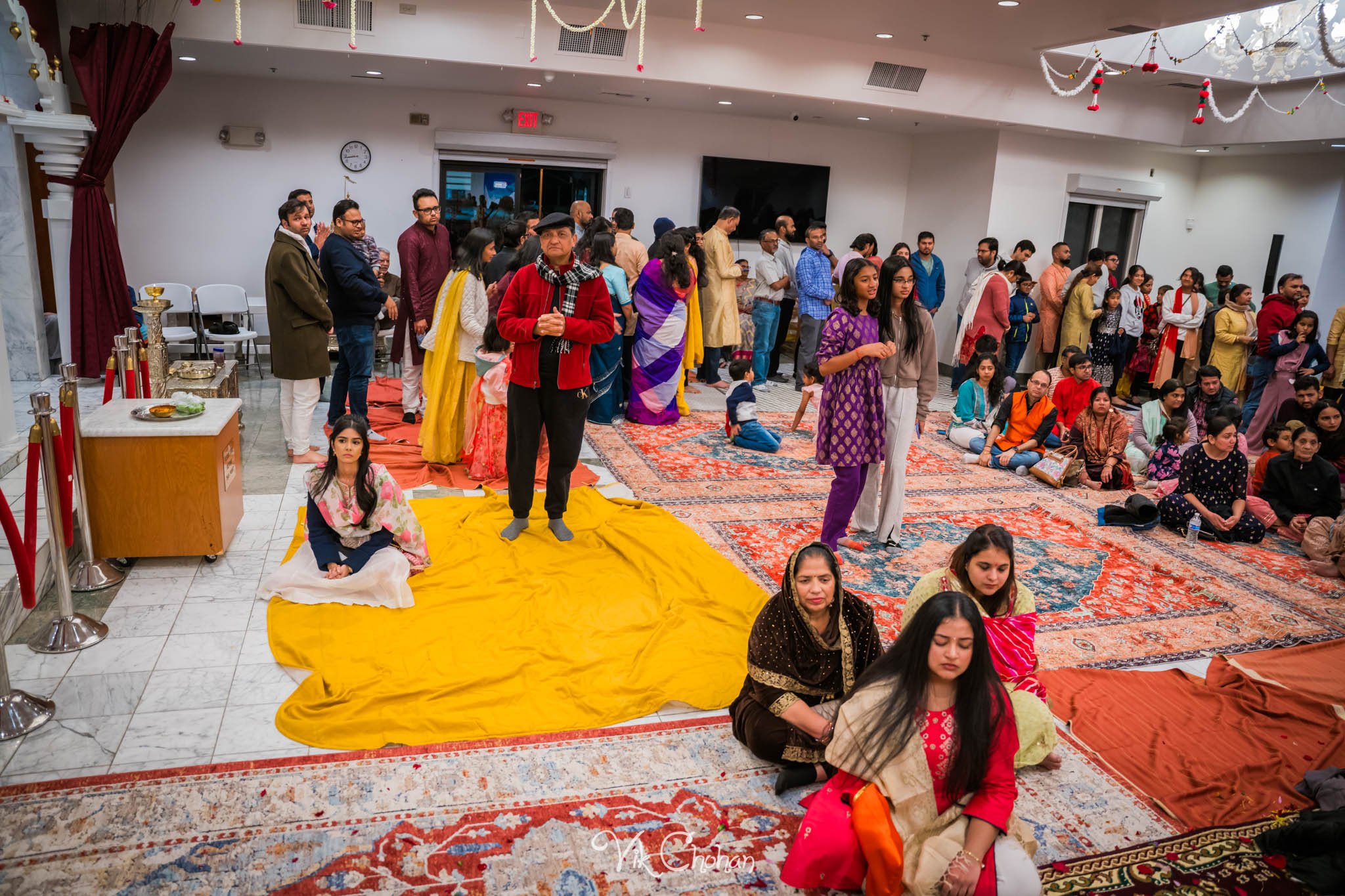 2024-03-08-Maha-Shivratri-Puja-Hindi-and-Jain-Temple-Vik-Chohan-Photography-Photo-Booth-Social-Media-VCP-078.jpg