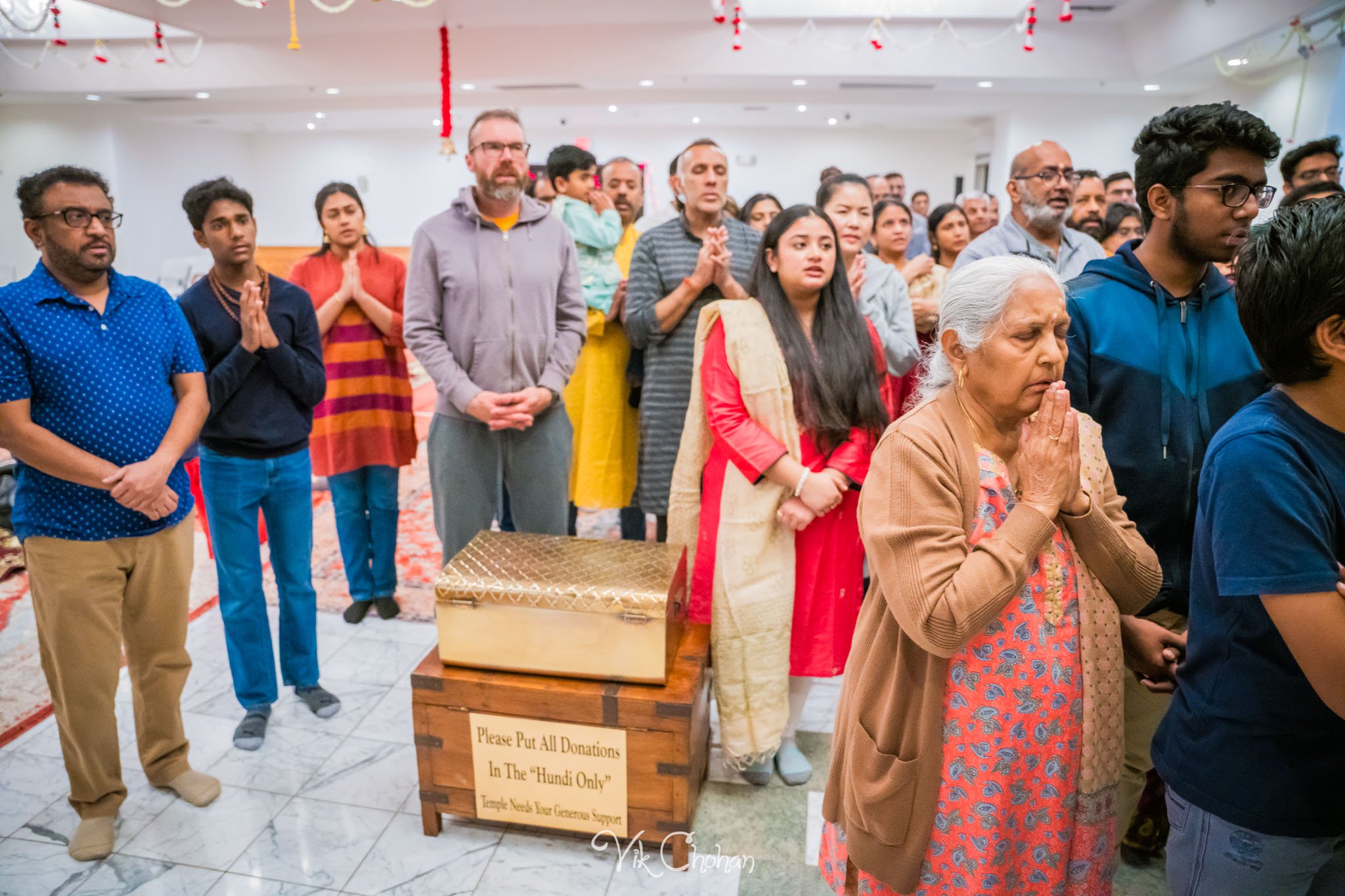 2024-03-08-Maha-Shivratri-Puja-Hindi-and-Jain-Temple-Vik-Chohan-Photography-Photo-Booth-Social-Media-VCP-162.jpg