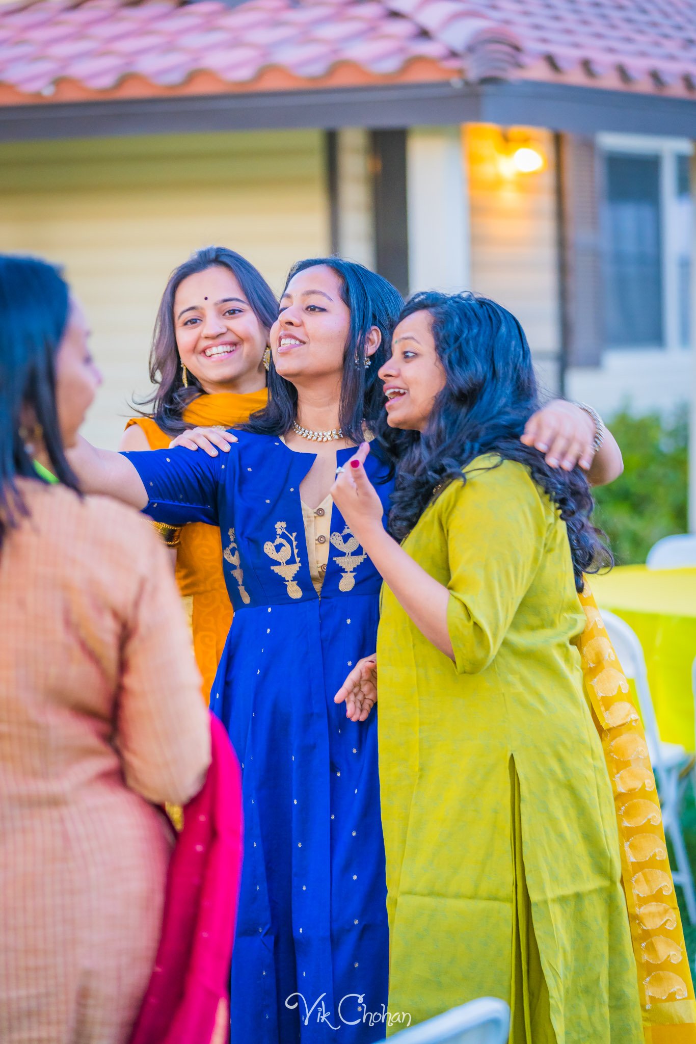 2024-04-02-Subhasree-and-Ravi-Mendi-Night-South-Indian-Wedding-Celebration-Vik-Chohan-Photography-Photo-Booth-Social-Media-VCP-084.jpg