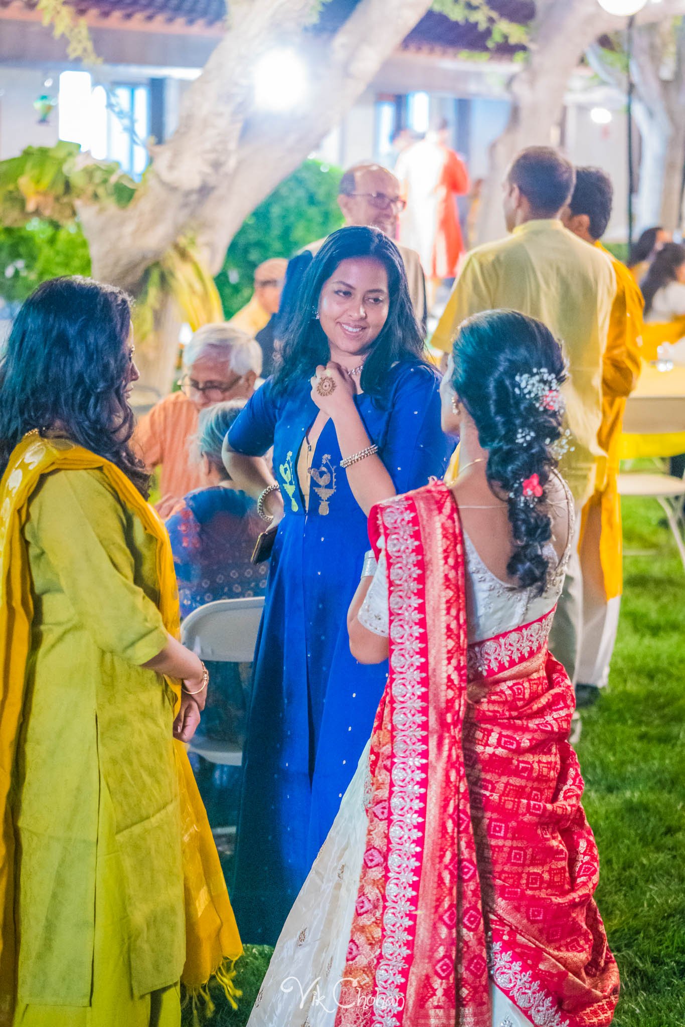 2024-04-02-Subhasree-and-Ravi-Mendi-Night-South-Indian-Wedding-Celebration-Vik-Chohan-Photography-Photo-Booth-Social-Media-VCP-119.jpg