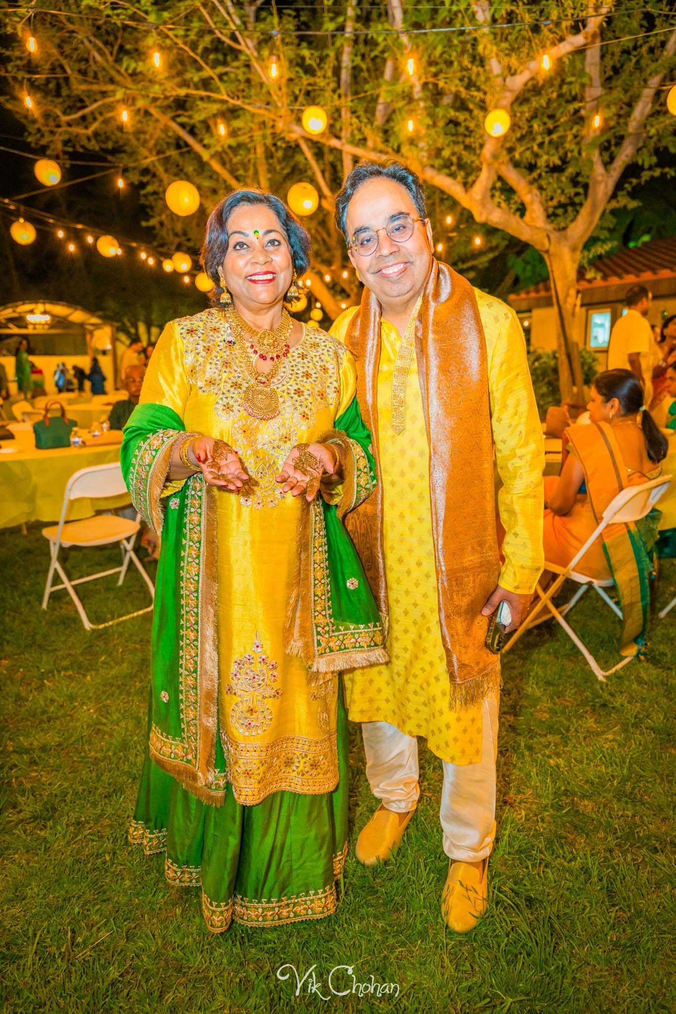 2024-04-02-Subhasree-and-Ravi-Mendi-Night-South-Indian-Wedding-Celebration-Vik-Chohan-Photography-Photo-Booth-Social-Media-VCP-169.jpg