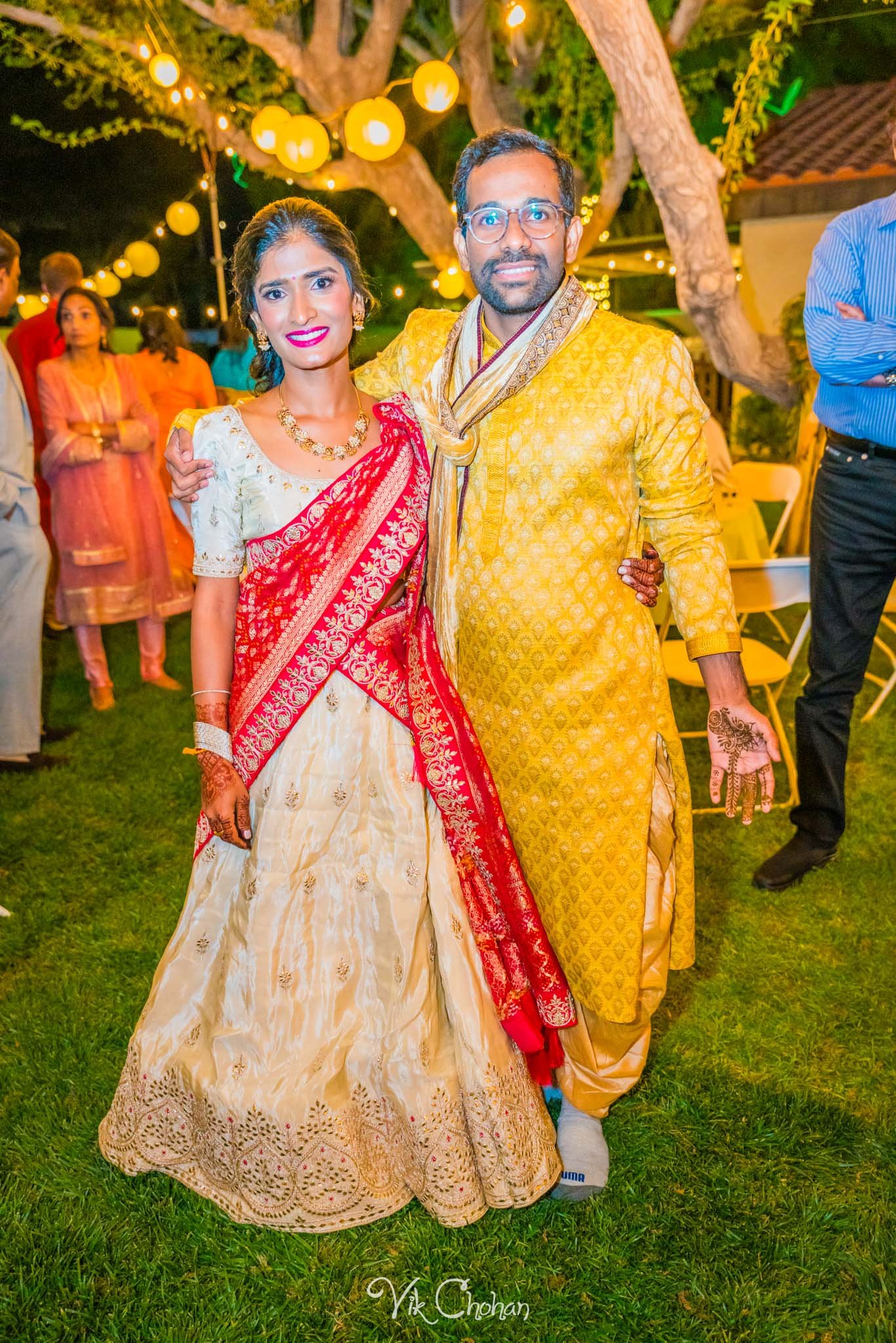 2024-04-02-Subhasree-and-Ravi-Mendi-Night-South-Indian-Wedding-Celebration-Vik-Chohan-Photography-Photo-Booth-Social-Media-VCP-184.jpg