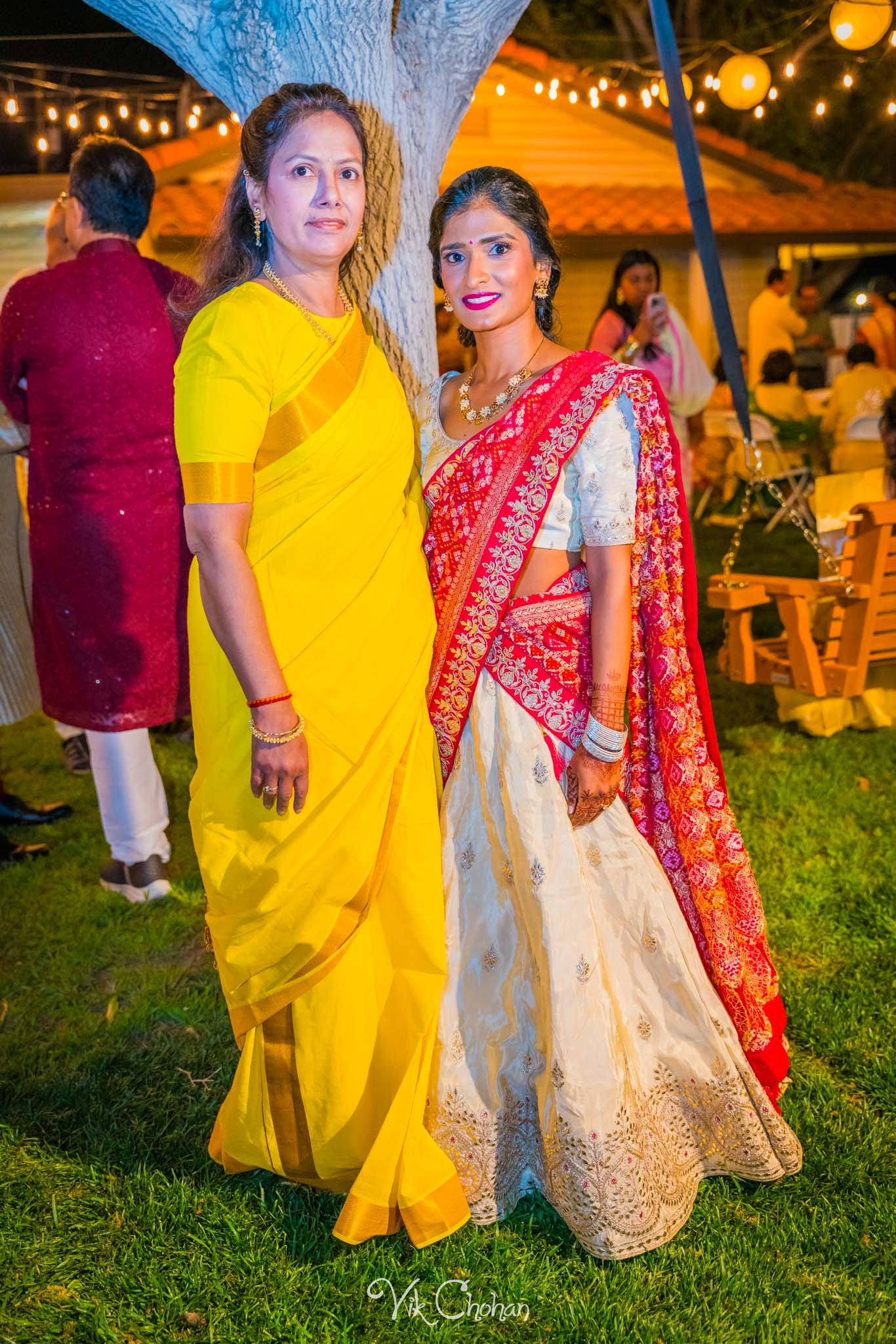 2024-04-02-Subhasree-and-Ravi-Mendi-Night-South-Indian-Wedding-Celebration-Vik-Chohan-Photography-Photo-Booth-Social-Media-VCP-195.jpg