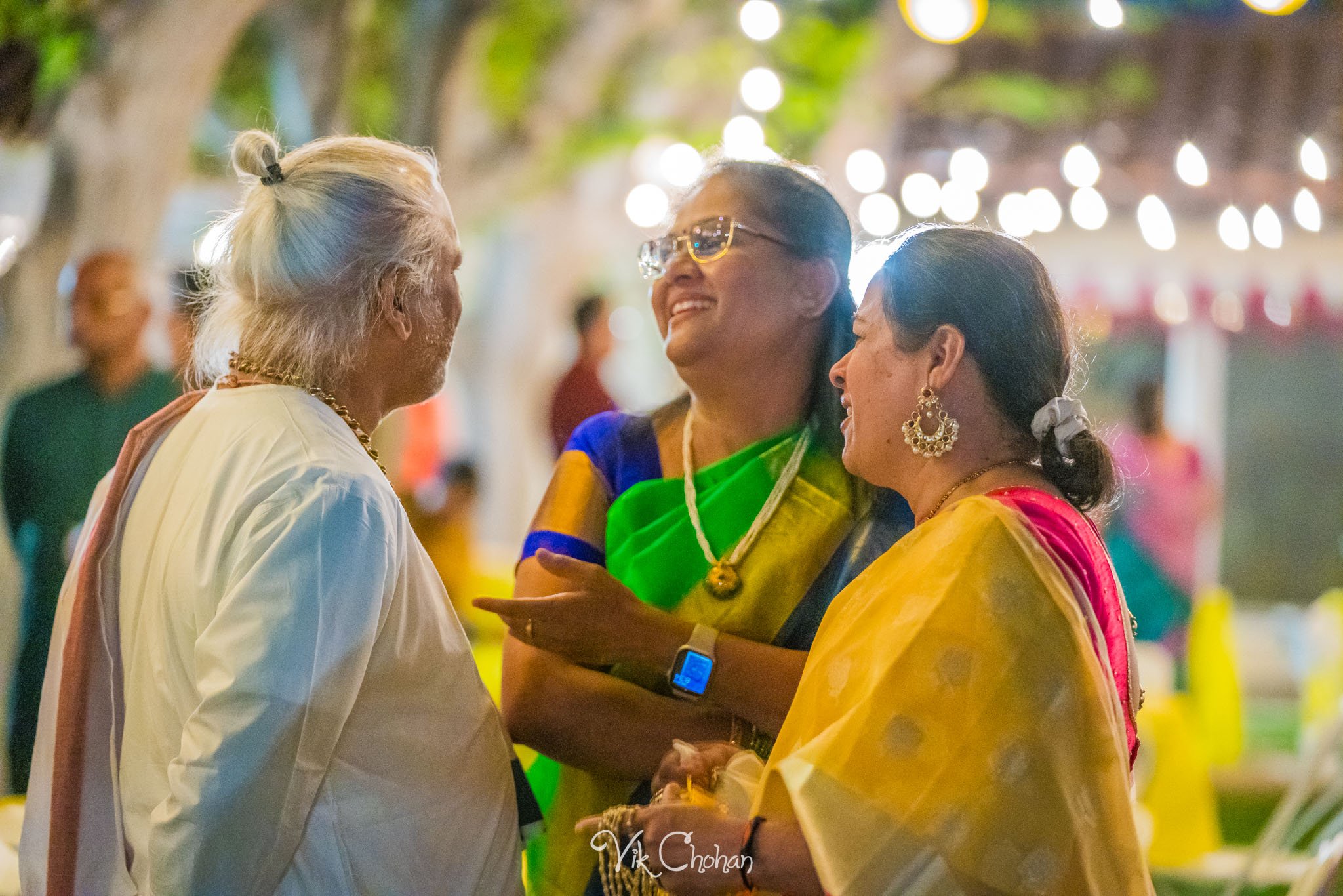 2024-04-02-Subhasree-and-Ravi-Mendi-Night-South-Indian-Wedding-Celebration-Vik-Chohan-Photography-Photo-Booth-Social-Media-VCP-210.jpg