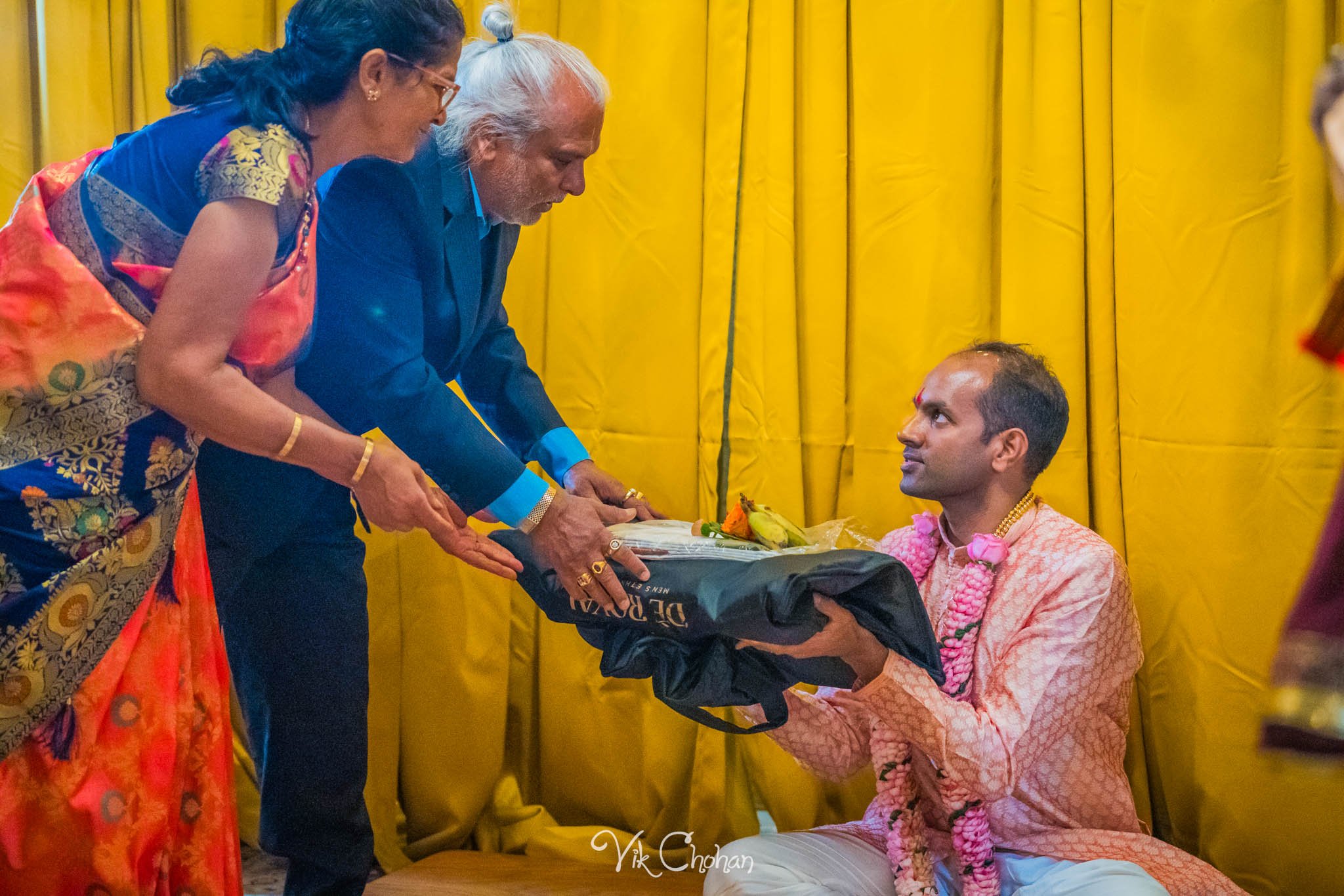 2024-04-03-Subhasree-and-Ravi-Janavasam-Night-South-Indian-Wedding-Celebration-Vik-Chohan-Photography-Photo-Booth-Social-Media-VCP-100.jpg