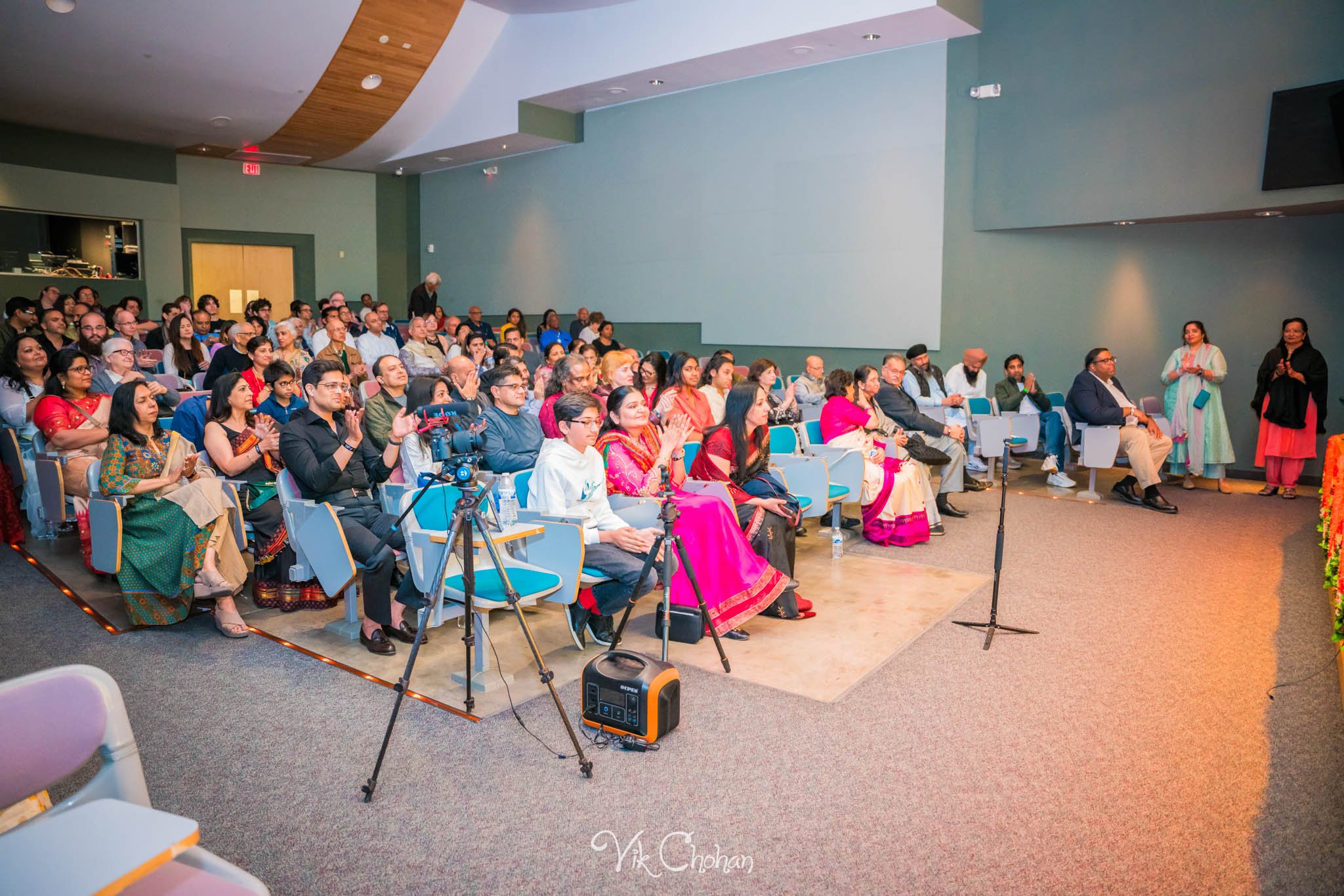 2024-04-07-IFAAN-India-Fine-Arts-Association-of-Nevada-Presents-Ustad-Shahid-Parvez-Shri-Prafulla-Athalye-Concert-Vik-Chohan-Photography-Photo-Booth-Social-Media-VCP-196.jpg