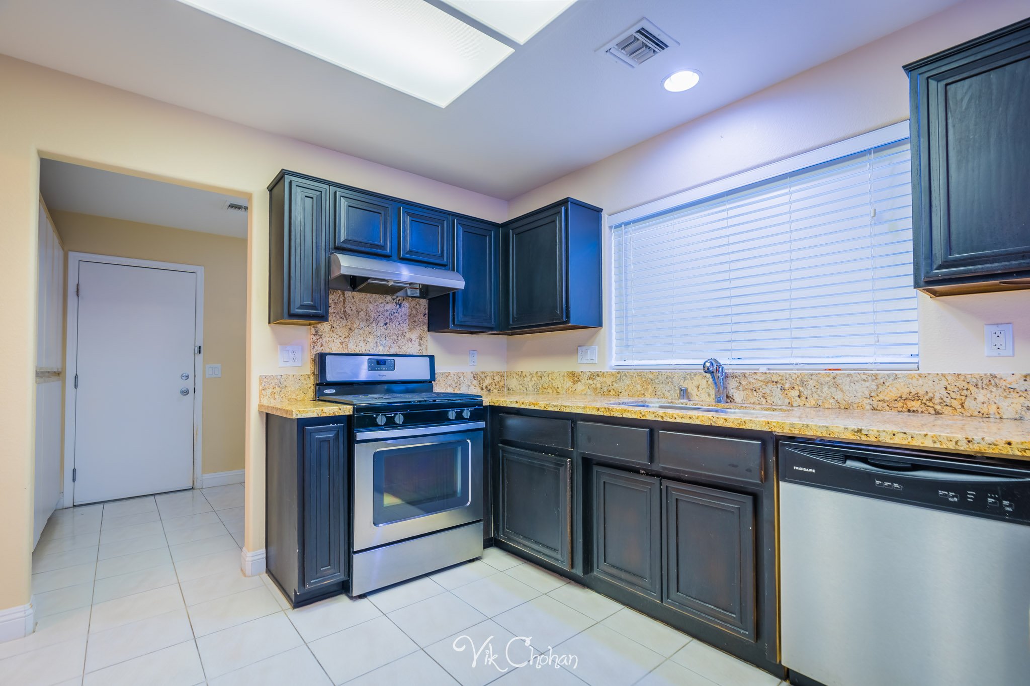 2024-04-15-9828-Rosamond-Dr-Sun-City-Summerlin-89134-Real-Estate-Photography-Vik-Chohan-Photography-Social-Media-VCP-032.jpg