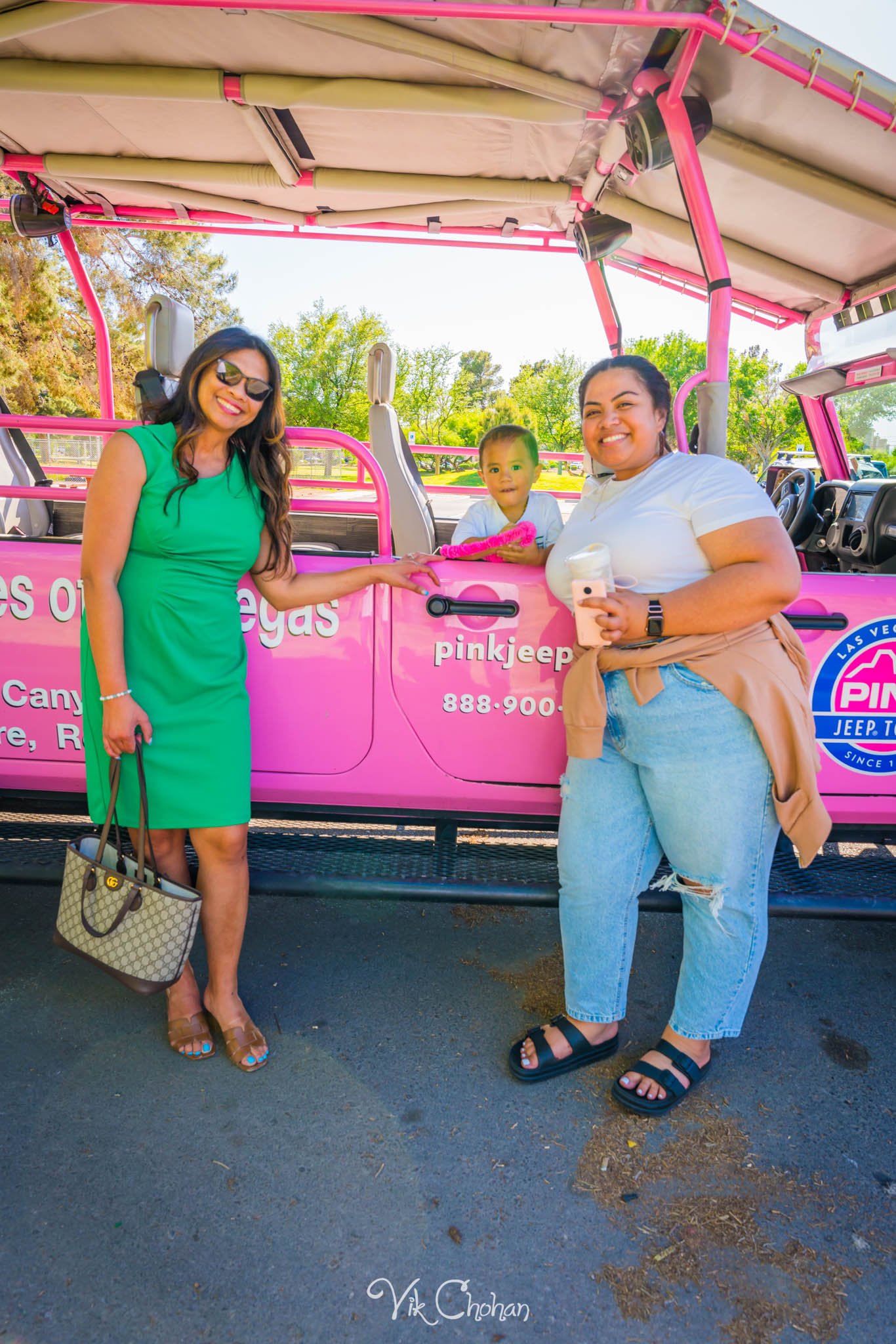 2024-04-29-Pink-Jeep-Tours-Hospitality-Event-at-Sunset-Park-Vik-Chohan-Photography-Photo-Booth-Social-Media-VCP-009.jpg