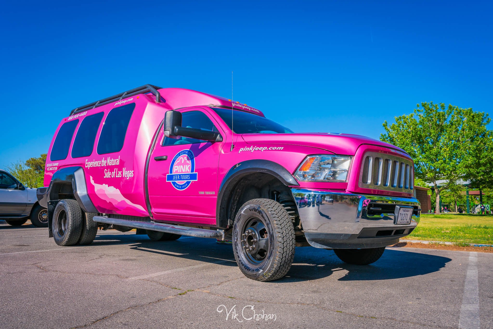 2024-04-29-Pink-Jeep-Tours-Hospitality-Event-at-Sunset-Park-Vik-Chohan-Photography-Photo-Booth-Social-Media-VCP-016.jpg