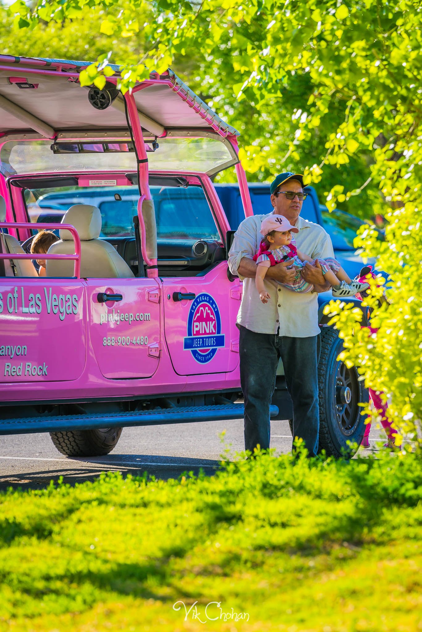 2024-04-29-Pink-Jeep-Tours-Hospitality-Event-at-Sunset-Park-Vik-Chohan-Photography-Photo-Booth-Social-Media-VCP-147.jpg