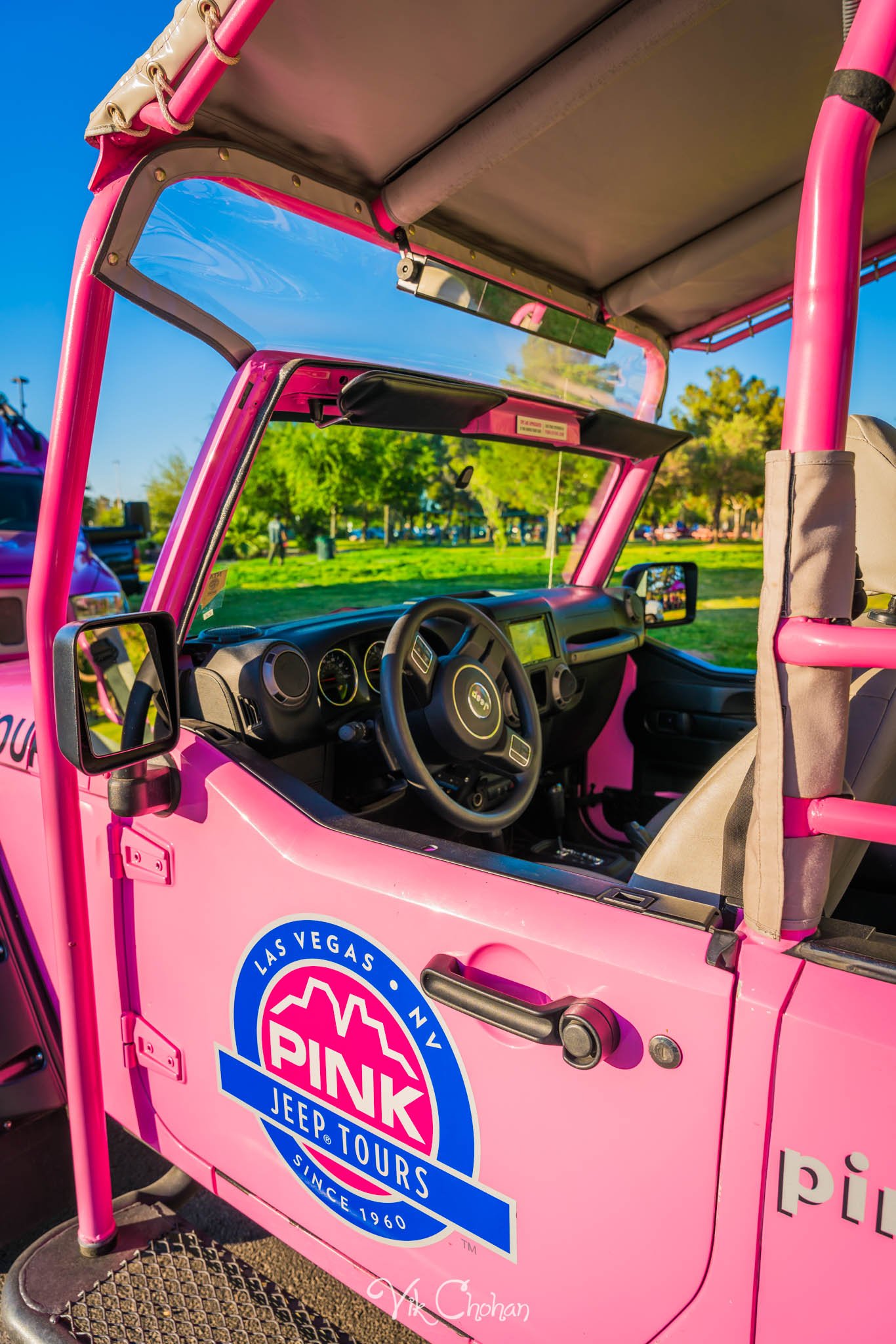 2024-04-29-Pink-Jeep-Tours-Hospitality-Event-at-Sunset-Park-Vik-Chohan-Photography-Photo-Booth-Social-Media-VCP-246.jpg