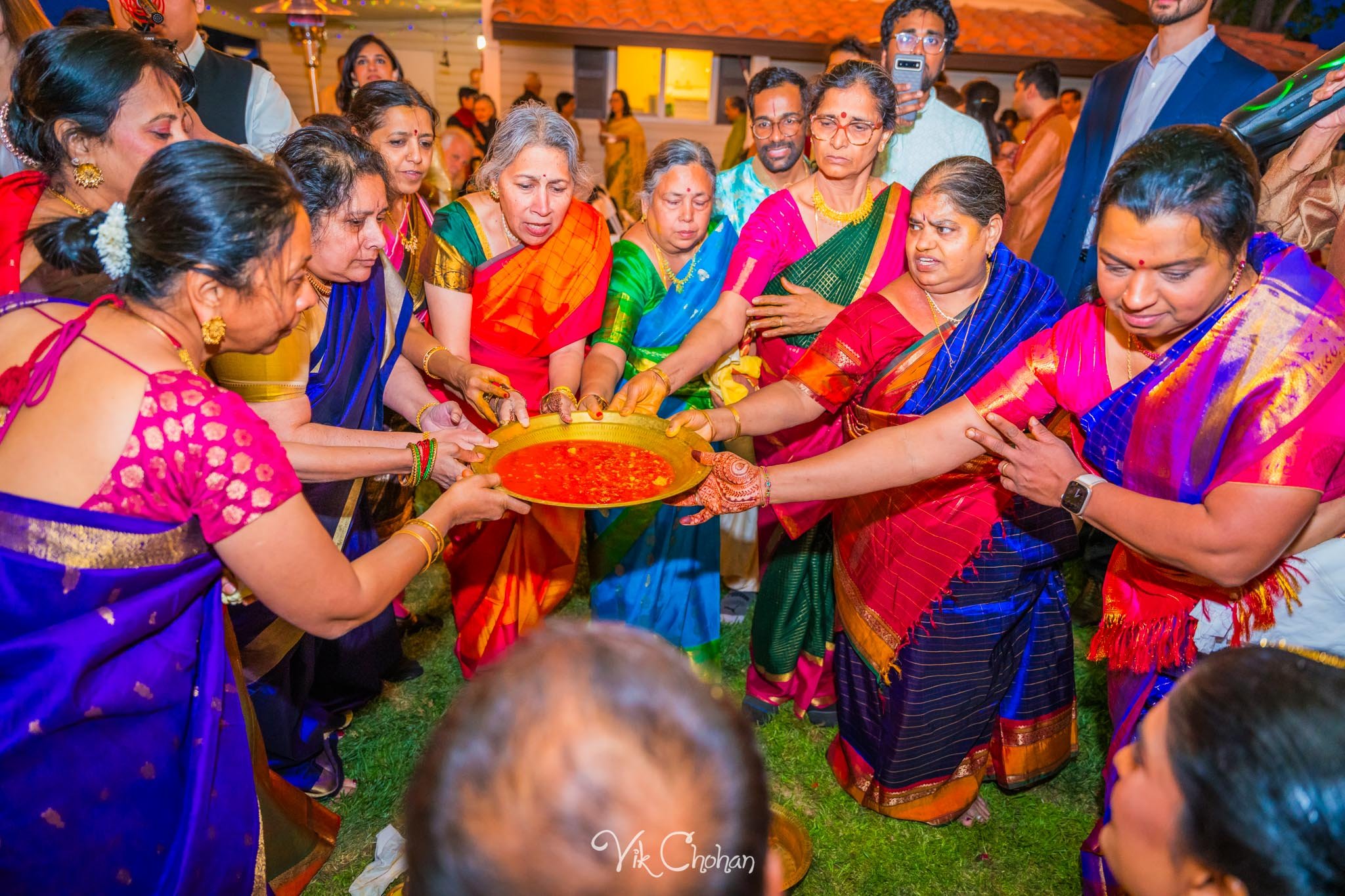 2024-04-04-Subhasree-and-Ravi-South-Indian-Wedding-Celebration-Vik-Chohan-Photography-Photo-Booth-Social-Media-VCP-111.jpg