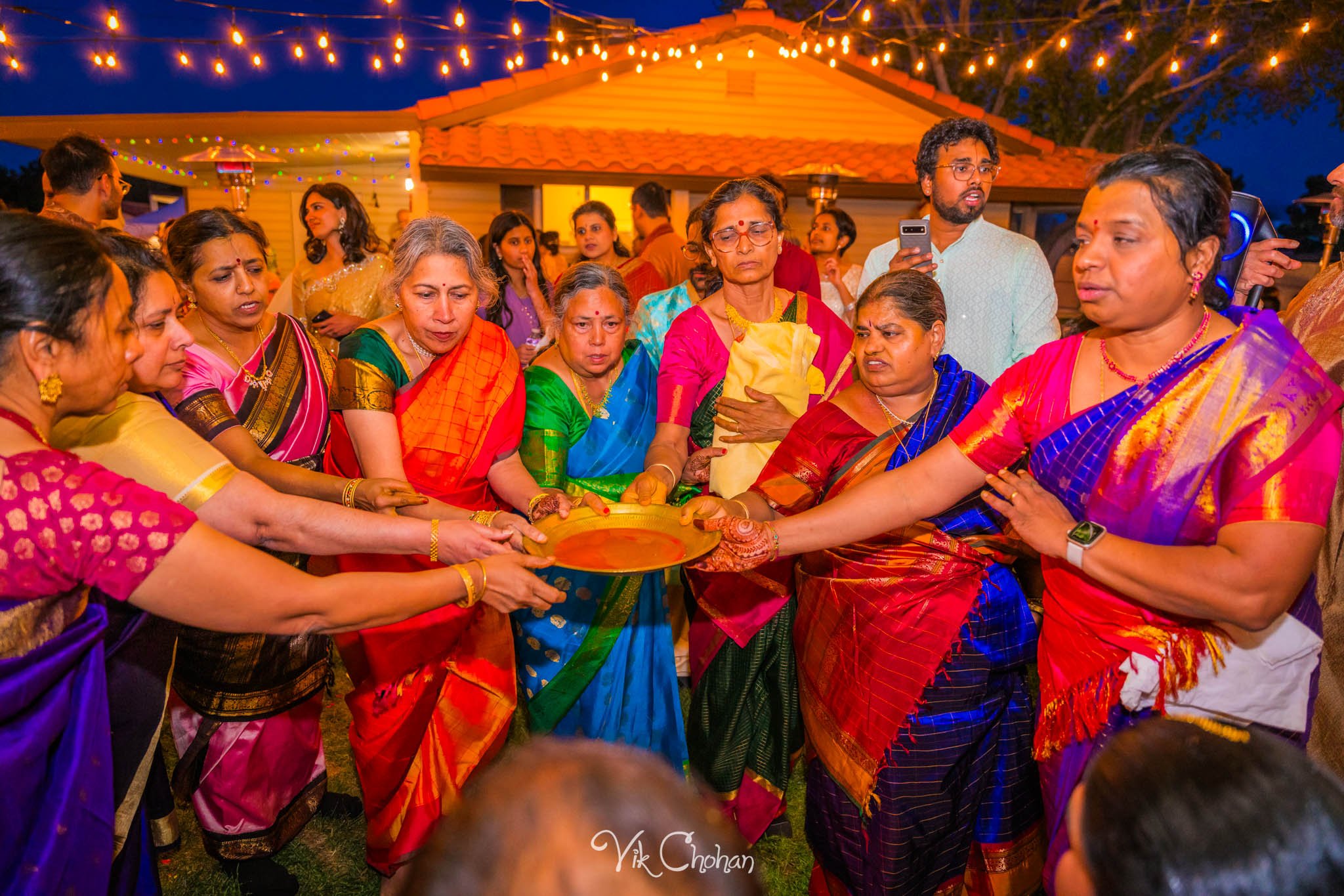 2024-04-04-Subhasree-and-Ravi-South-Indian-Wedding-Celebration-Vik-Chohan-Photography-Photo-Booth-Social-Media-VCP-112.jpg