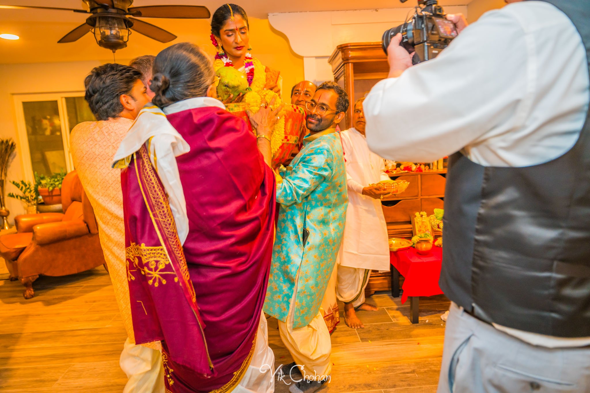 2024-04-04-Subhasree-and-Ravi-South-Indian-Wedding-Celebration-Vik-Chohan-Photography-Photo-Booth-Social-Media-VCP-165.jpg