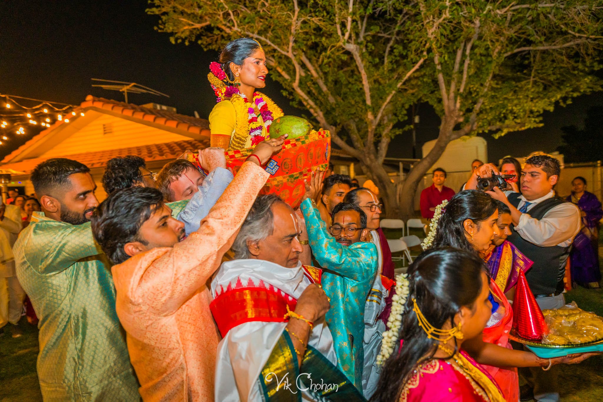 2024-04-04-Subhasree-and-Ravi-South-Indian-Wedding-Celebration-Vik-Chohan-Photography-Photo-Booth-Social-Media-VCP-176.jpg