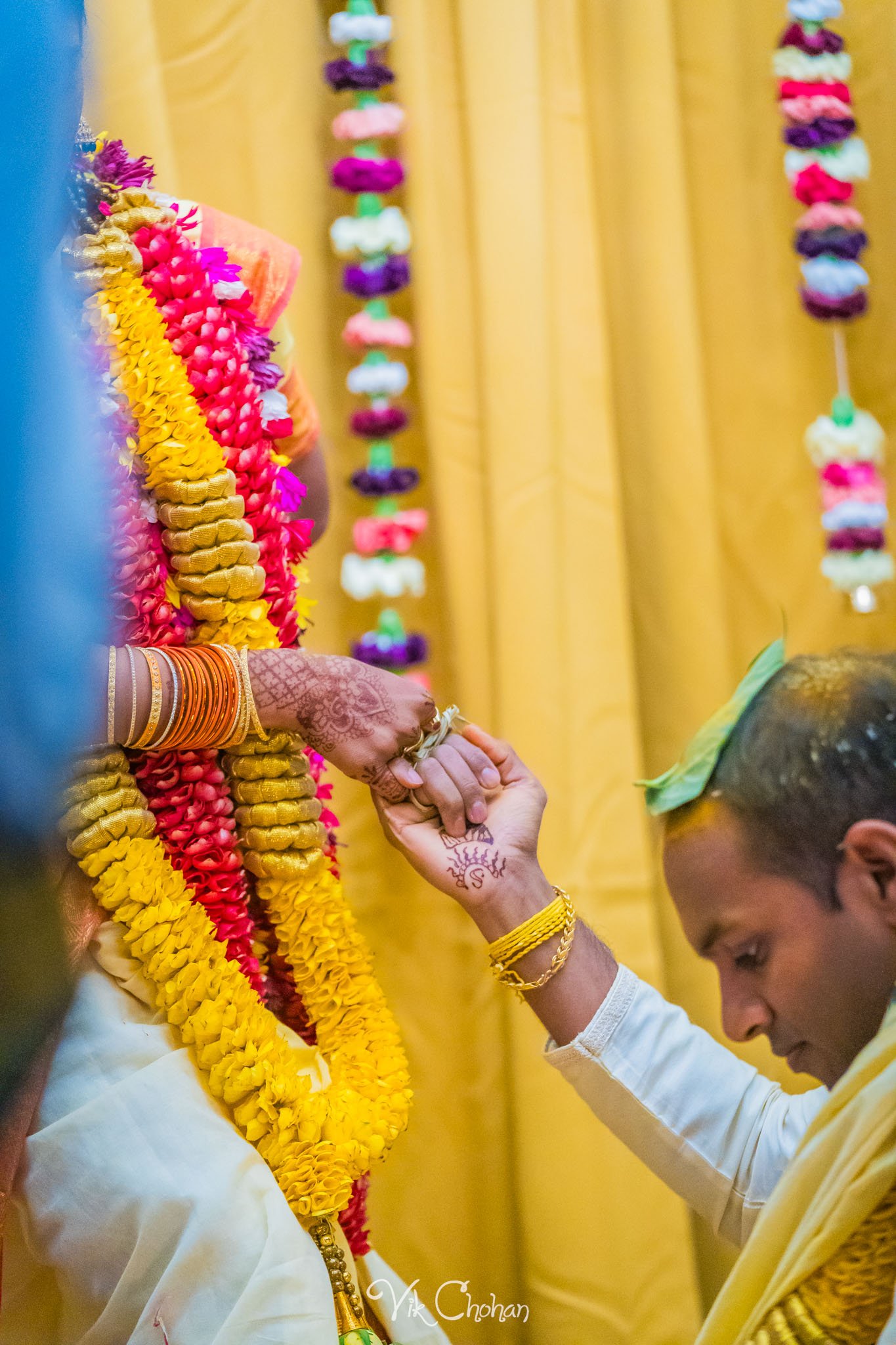 2024-04-04-Subhasree-and-Ravi-South-Indian-Wedding-Celebration-Vik-Chohan-Photography-Photo-Booth-Social-Media-VCP-336.jpg