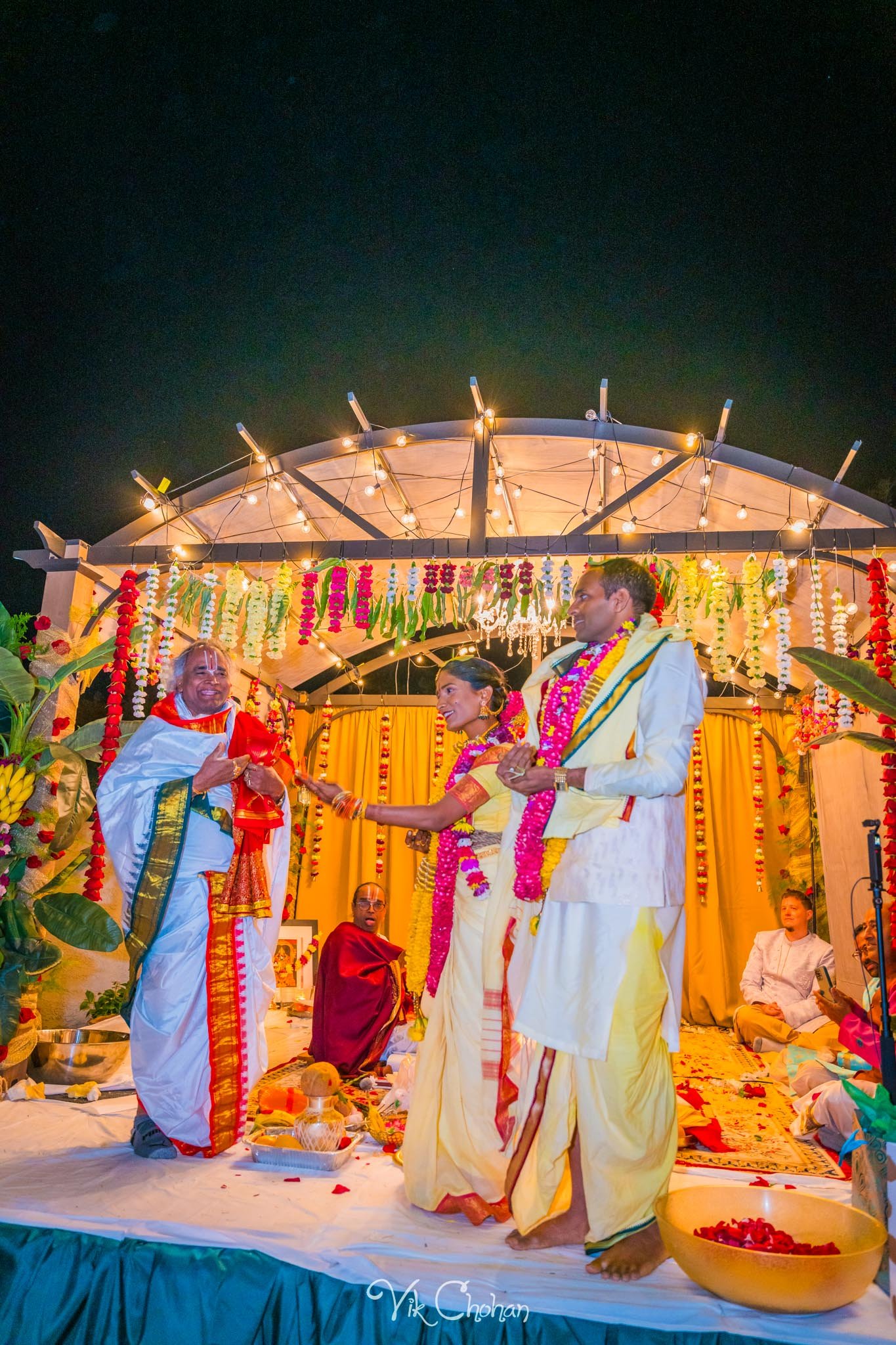 2024-04-04-Subhasree-and-Ravi-South-Indian-Wedding-Celebration-Vik-Chohan-Photography-Photo-Booth-Social-Media-VCP-359.jpg