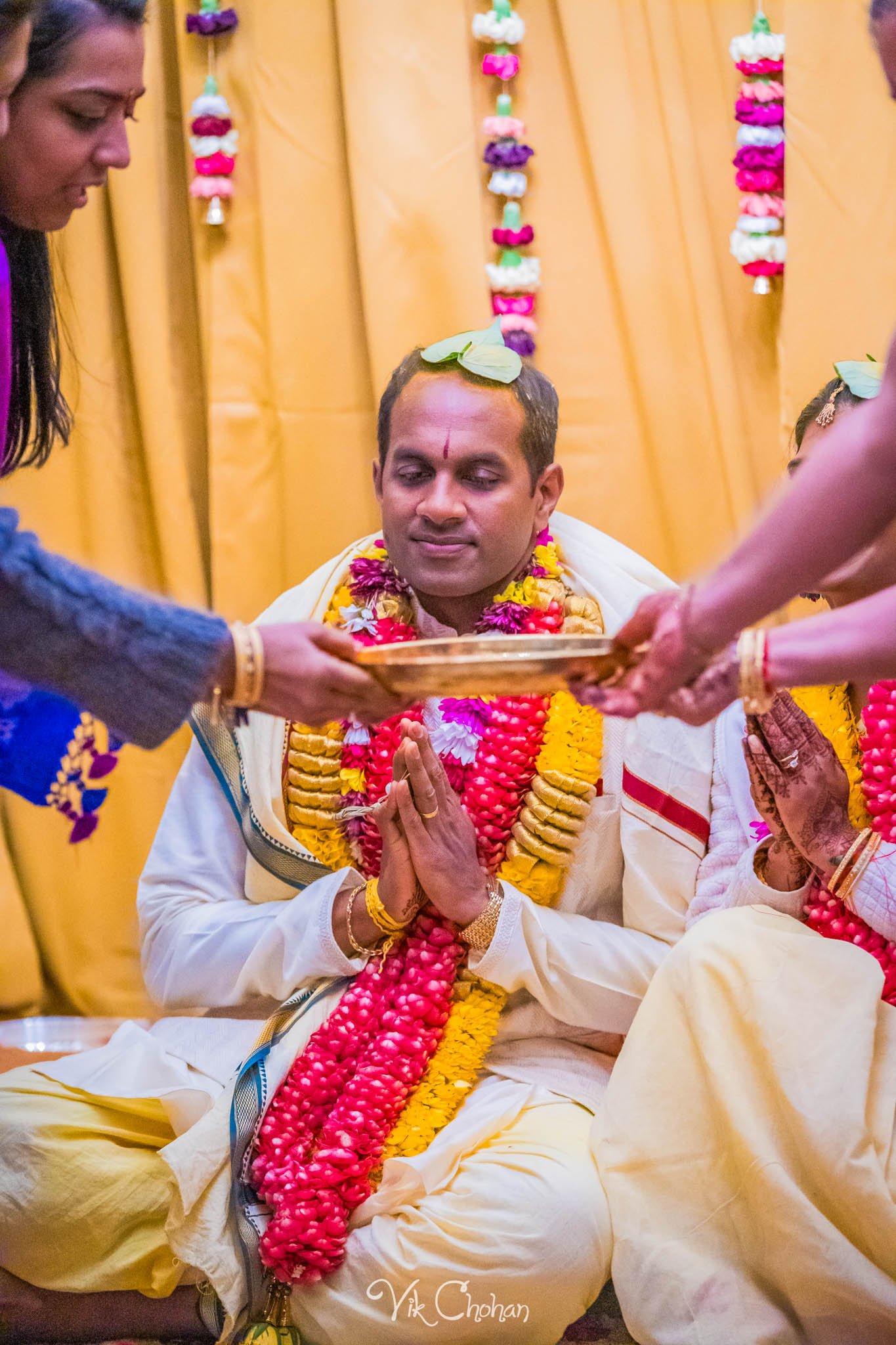 2024-04-04-Subhasree-and-Ravi-South-Indian-Wedding-Celebration-Vik-Chohan-Photography-Photo-Booth-Social-Media-VCP-384.jpg