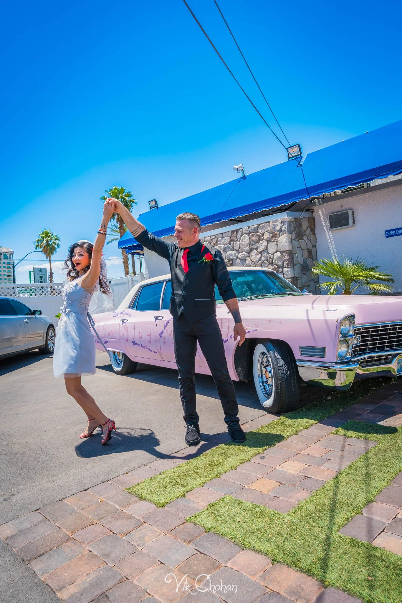 2025-05-25-Paige-and-Scott-Las-Vegas-Graceland-Wedding-Photography-Vik-Chohan-Photography-Photo-Booth-Social-Media-VCP-016.jpg