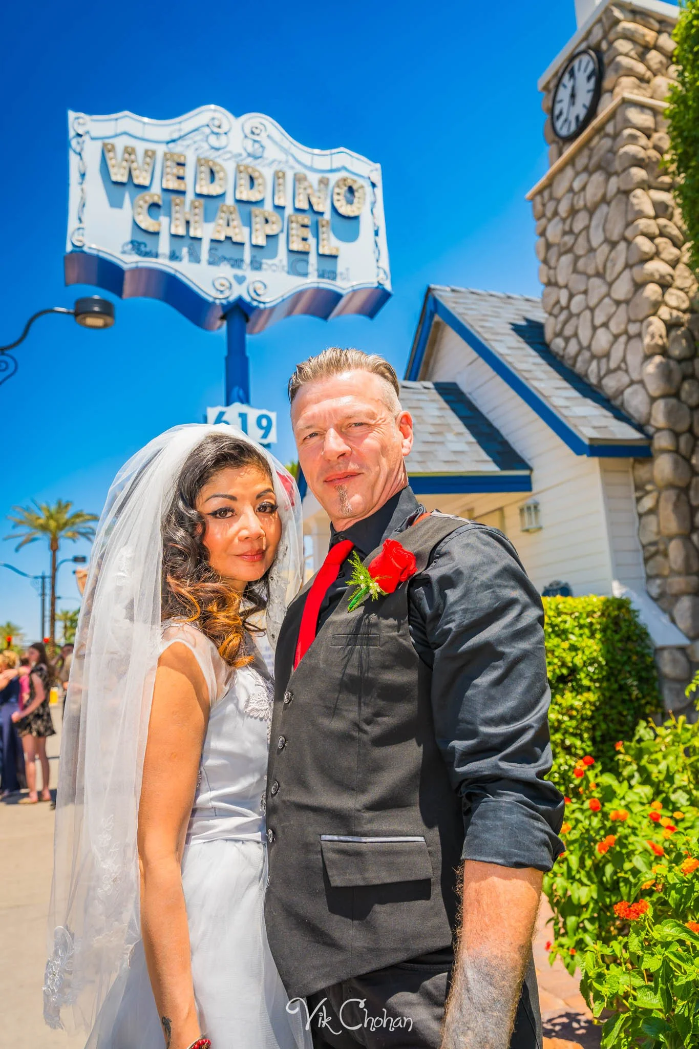2025-05-25-Paige-and-Scott-Las-Vegas-Graceland-Wedding-Photography-Vik-Chohan-Photography-Photo-Booth-Social-Media-VCP-037.jpg