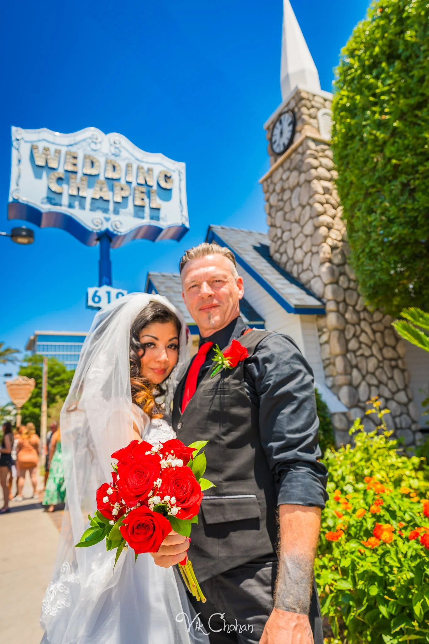 2025-05-25-Paige-and-Scott-Las-Vegas-Graceland-Wedding-Photography-Vik-Chohan-Photography-Photo-Booth-Social-Media-VCP-038.jpg