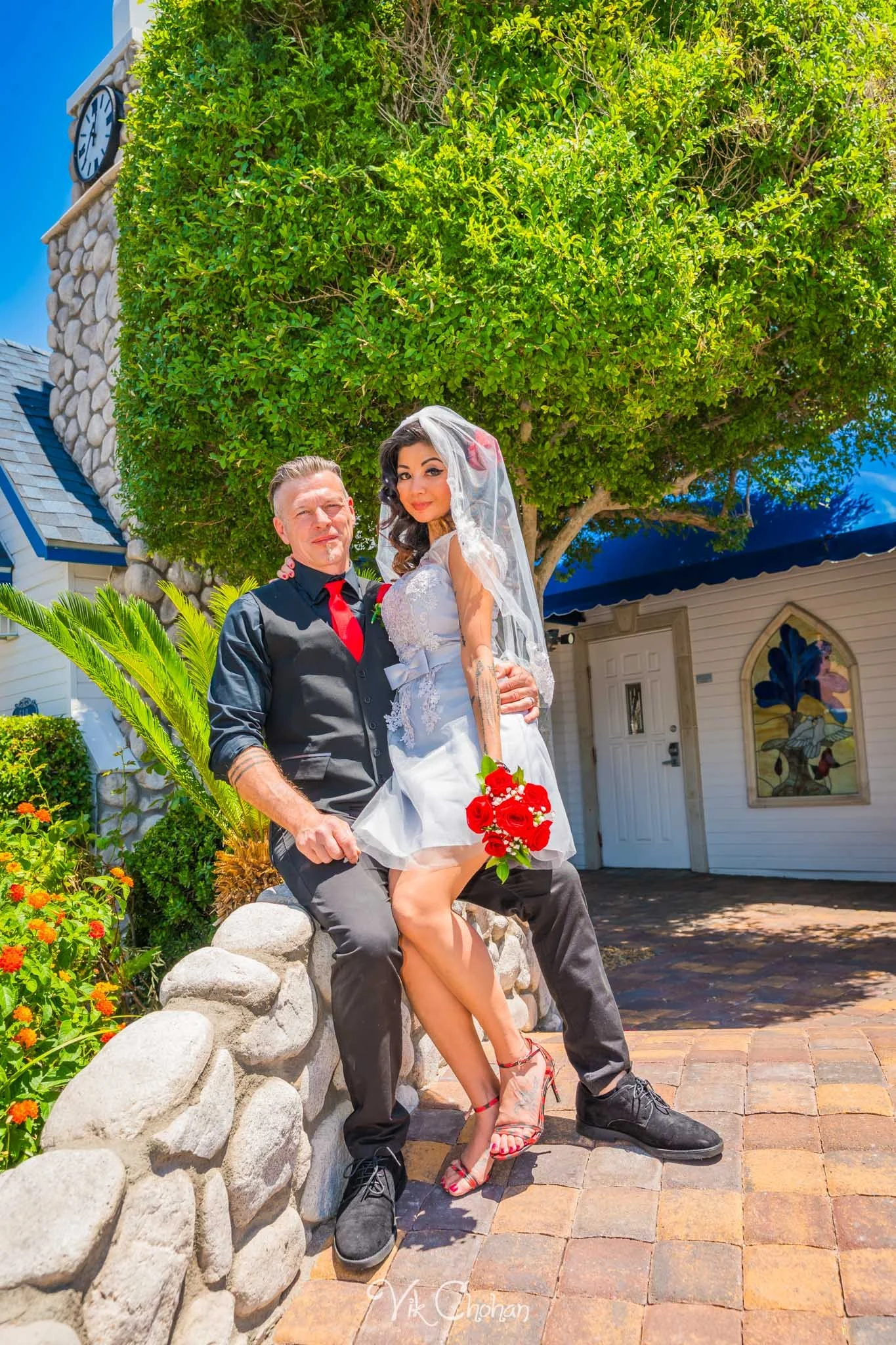 2025-05-25-Paige-and-Scott-Las-Vegas-Graceland-Wedding-Photography-Vik-Chohan-Photography-Photo-Booth-Social-Media-VCP-041.jpg
