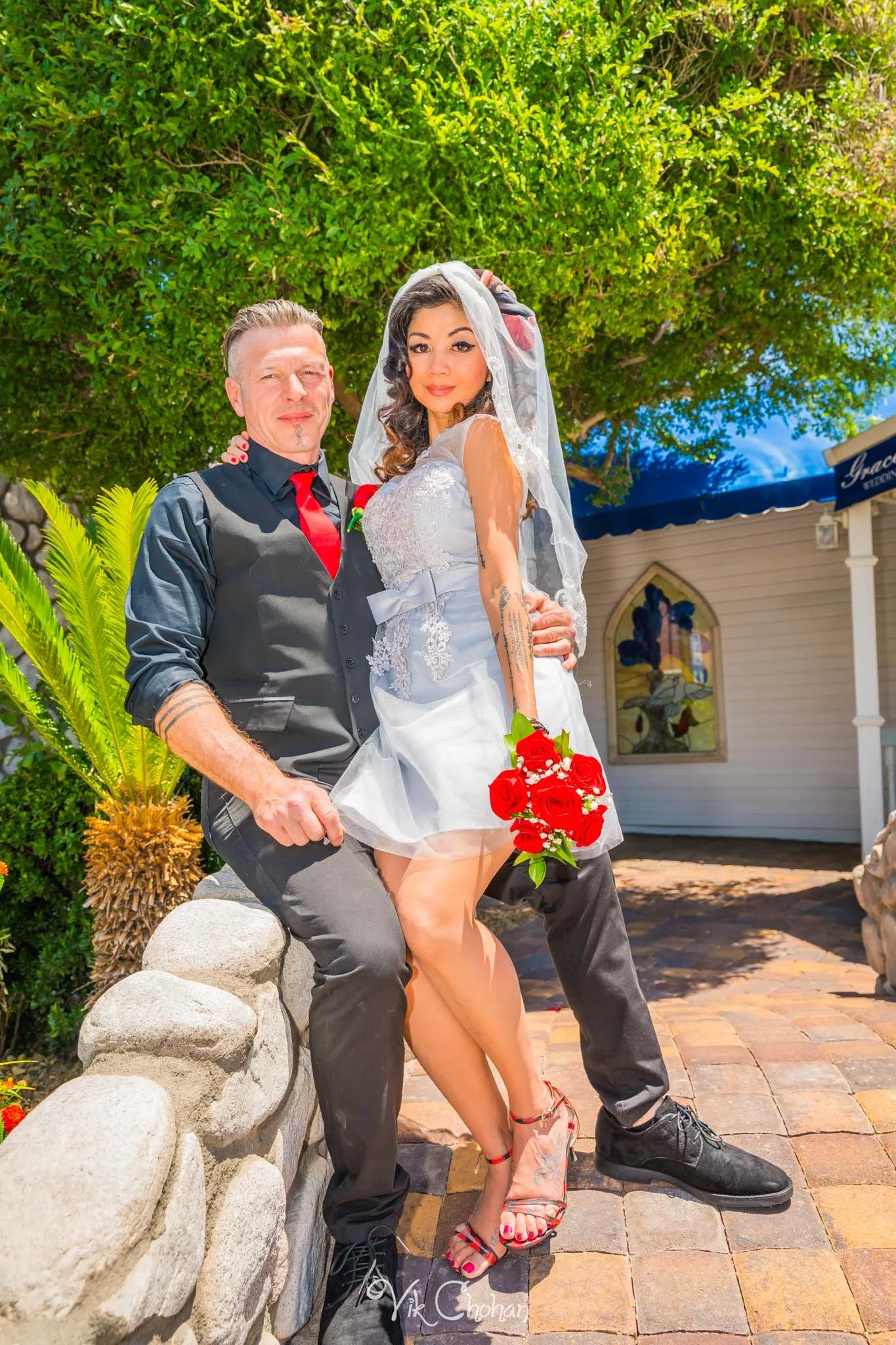 2025-05-25-Paige-and-Scott-Las-Vegas-Graceland-Wedding-Photography-Vik-Chohan-Photography-Photo-Booth-Social-Media-VCP-042.jpg