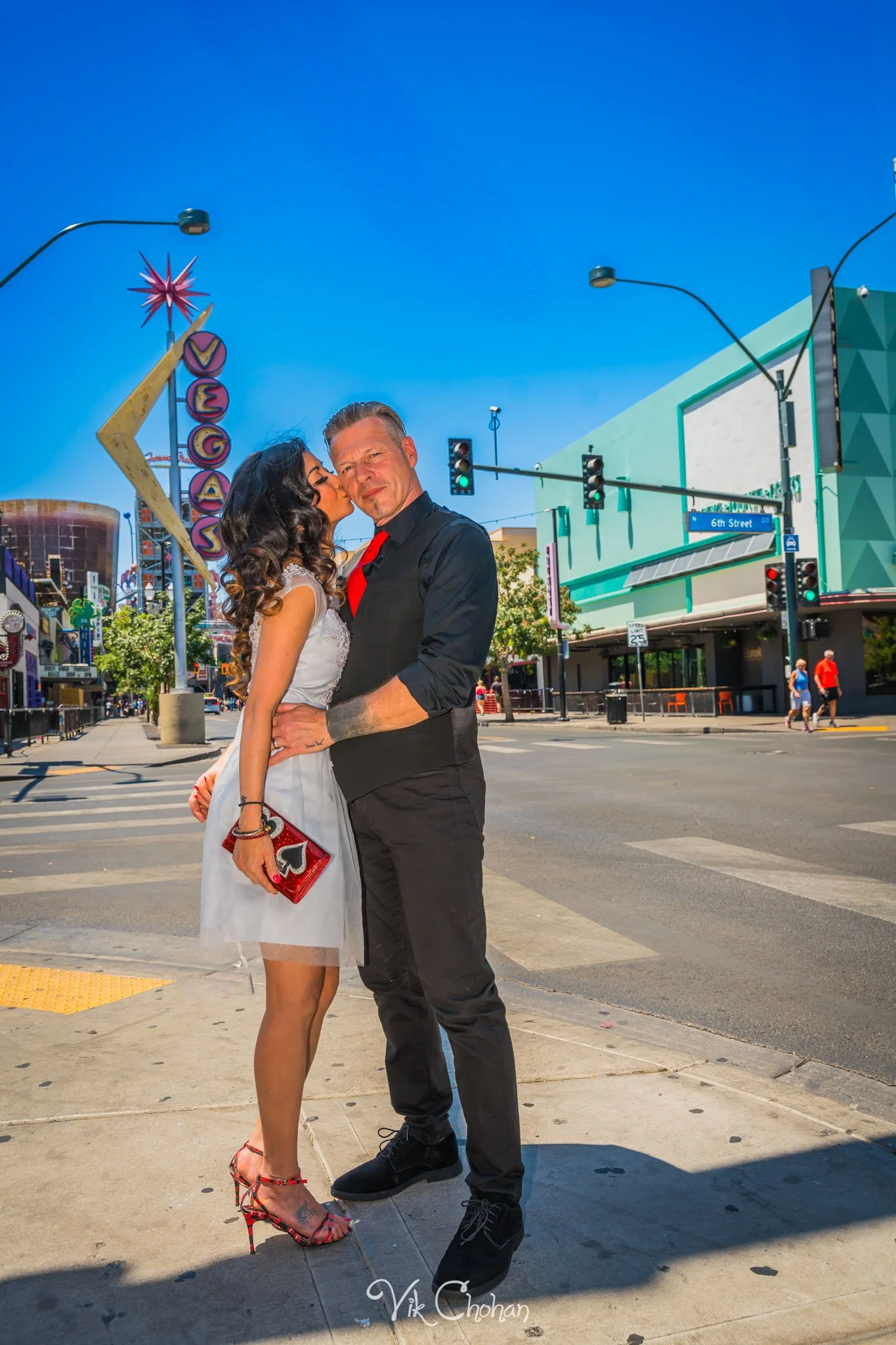 2025-05-25-Paige-and-Scott-Las-Vegas-Graceland-Wedding-Photography-Vik-Chohan-Photography-Photo-Booth-Social-Media-VCP-112.jpg