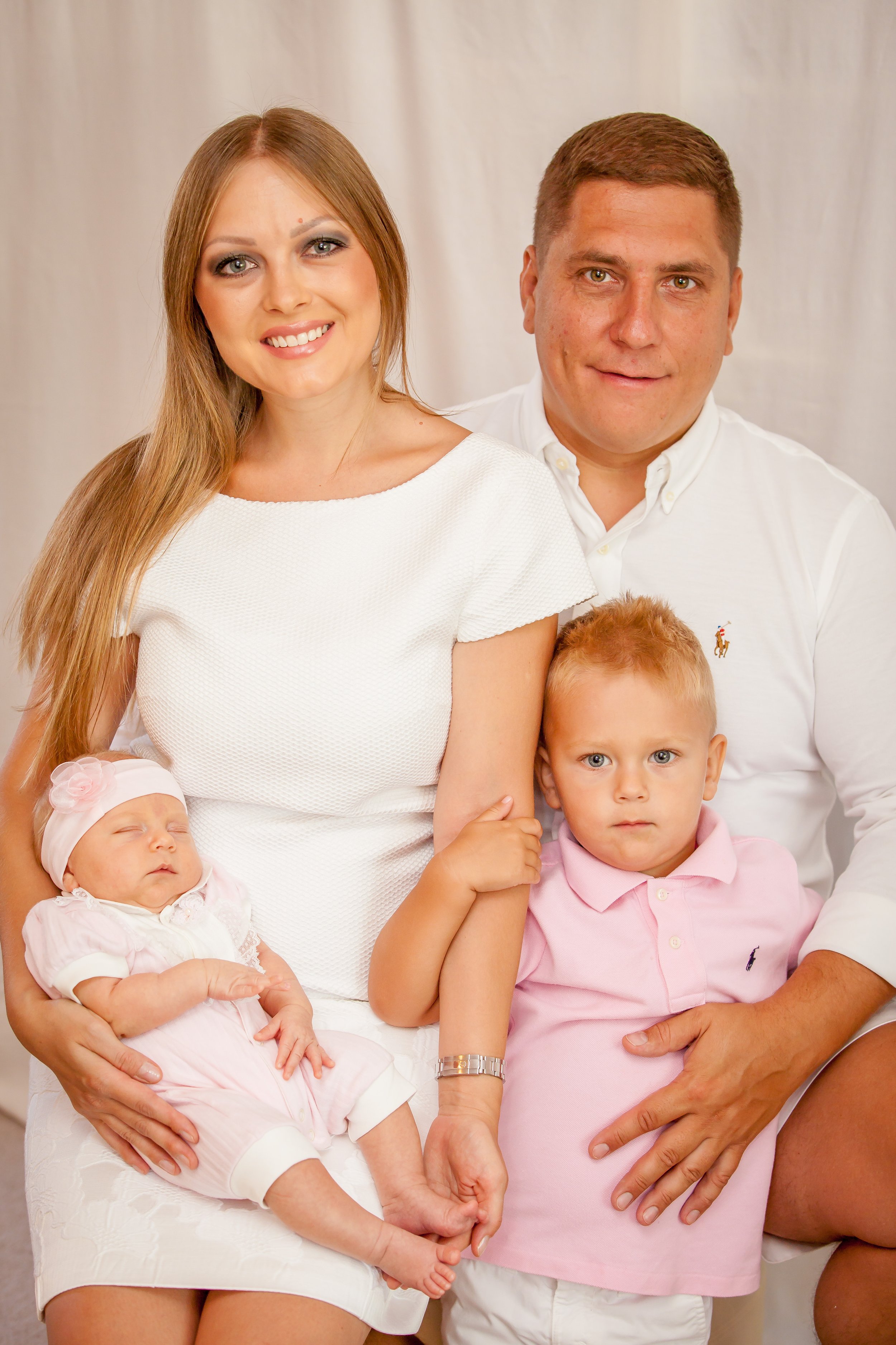 Anna-and-Roman-Family-Photography-Vik-Chohan-Photography-Photobooth026.jpg