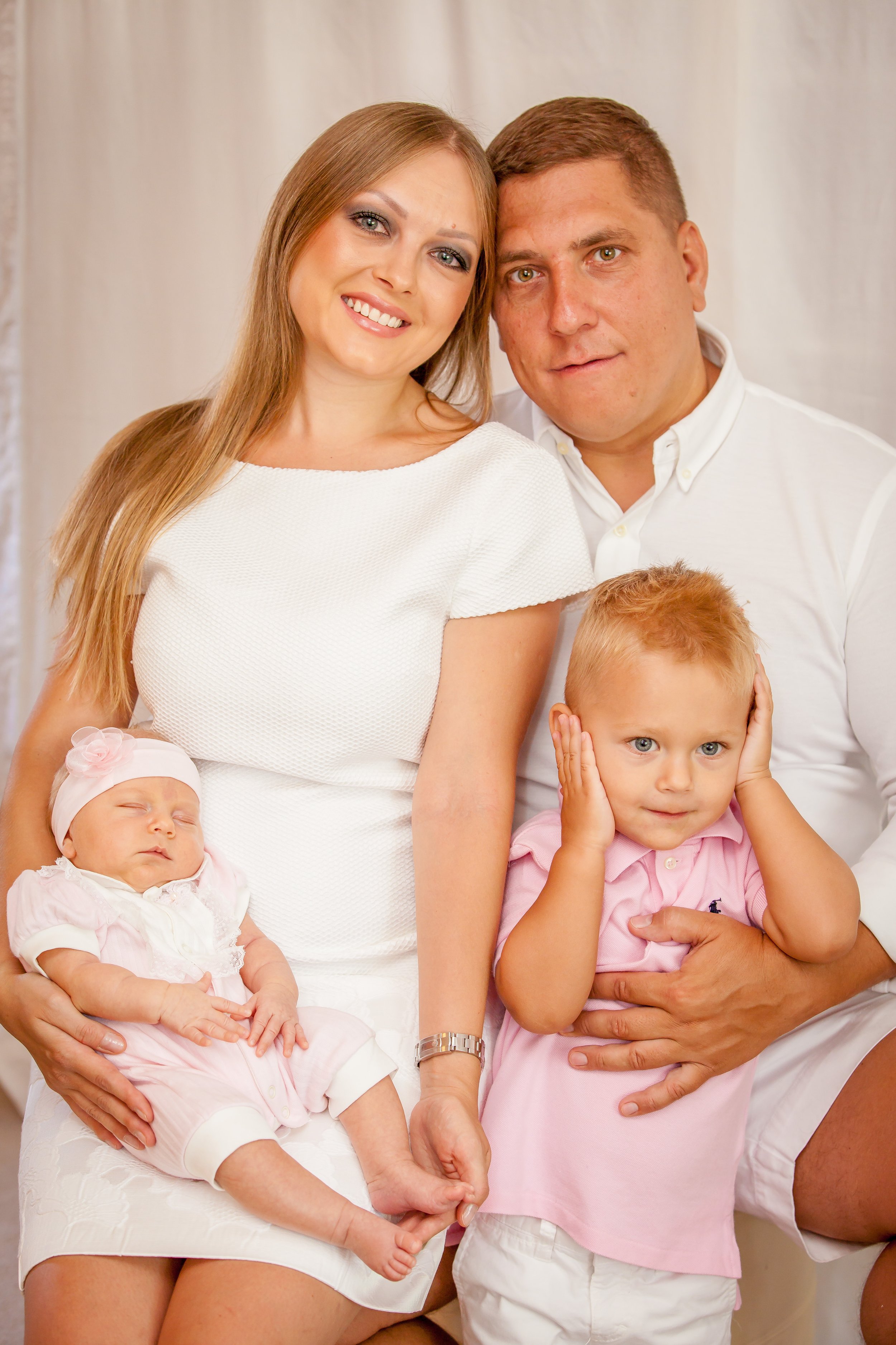 Anna-and-Roman-Family-Photography-Vik-Chohan-Photography-Photobooth028.jpg