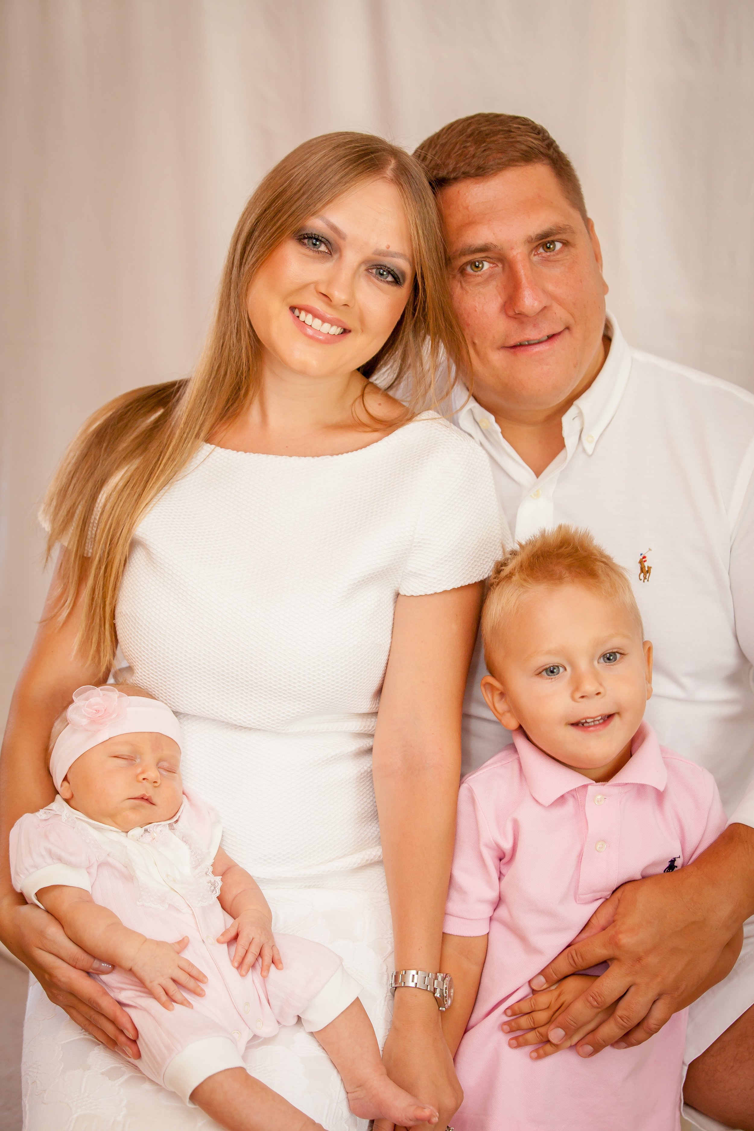 Anna-and-Roman-Family-Photography-Vik-Chohan-Photography-Photobooth031.jpg
