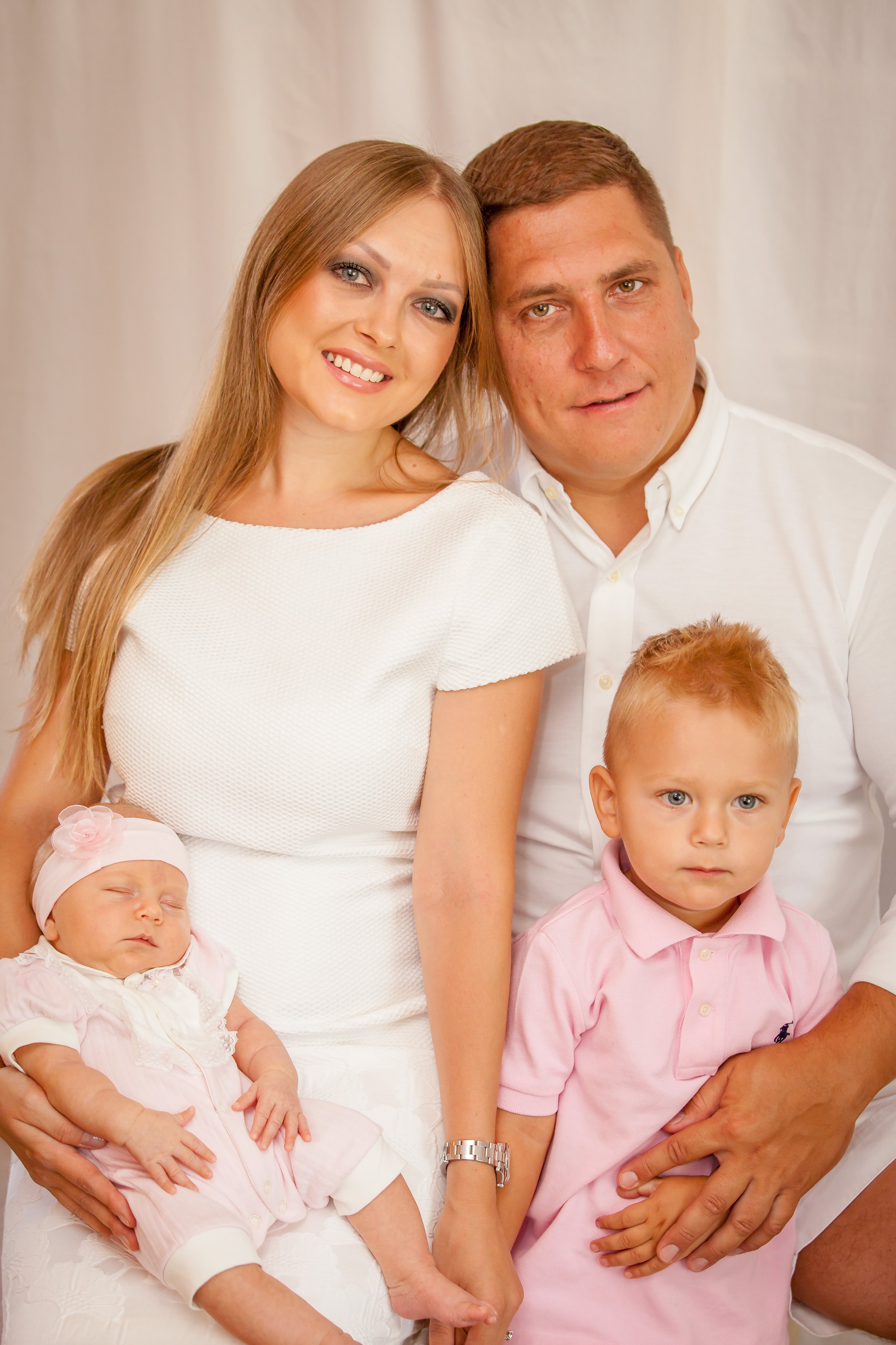 Anna-and-Roman-Family-Photography-Vik-Chohan-Photography-Photobooth032.jpg