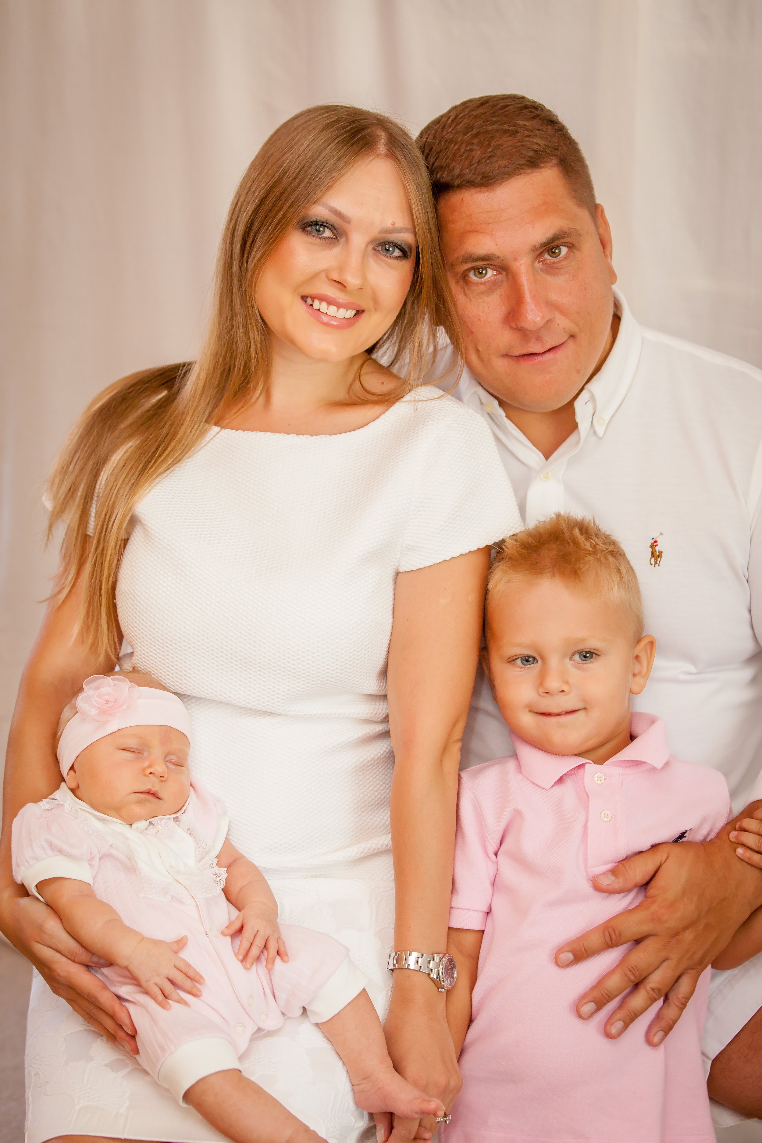 Anna-and-Roman-Family-Photography-Vik-Chohan-Photography-Photobooth033.jpg