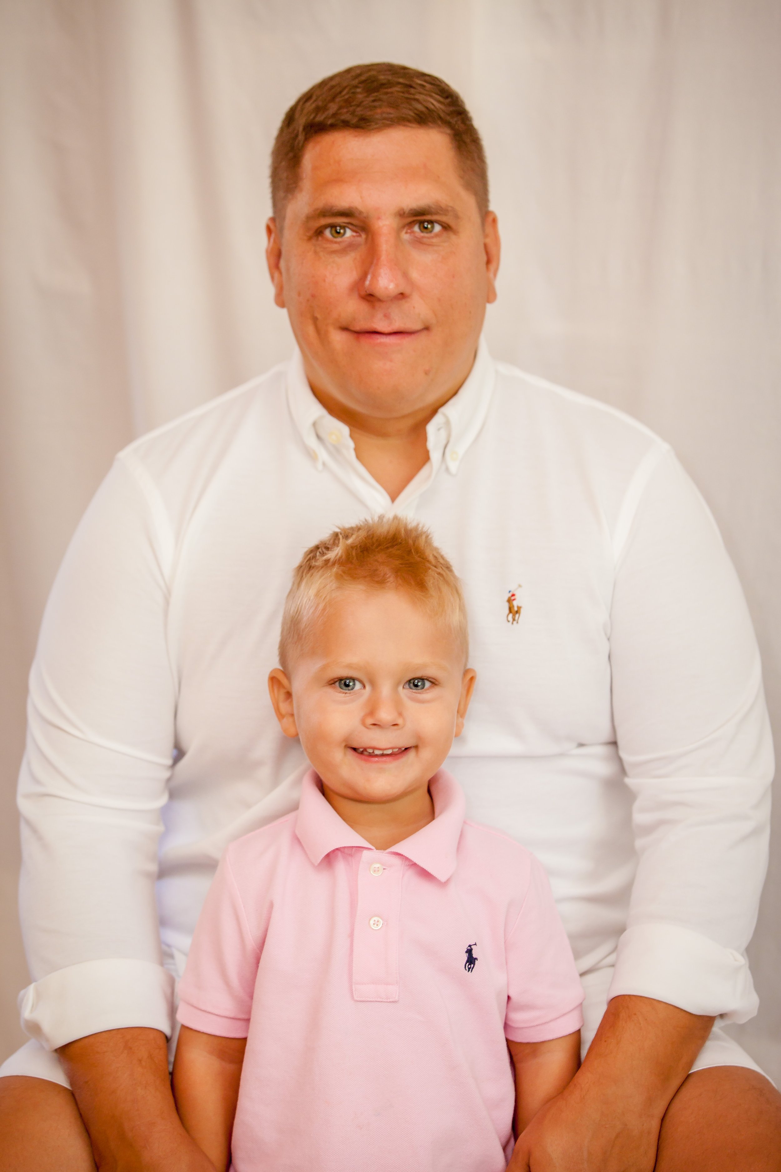 Anna-and-Roman-Family-Photography-Vik-Chohan-Photography-Photobooth034.jpg