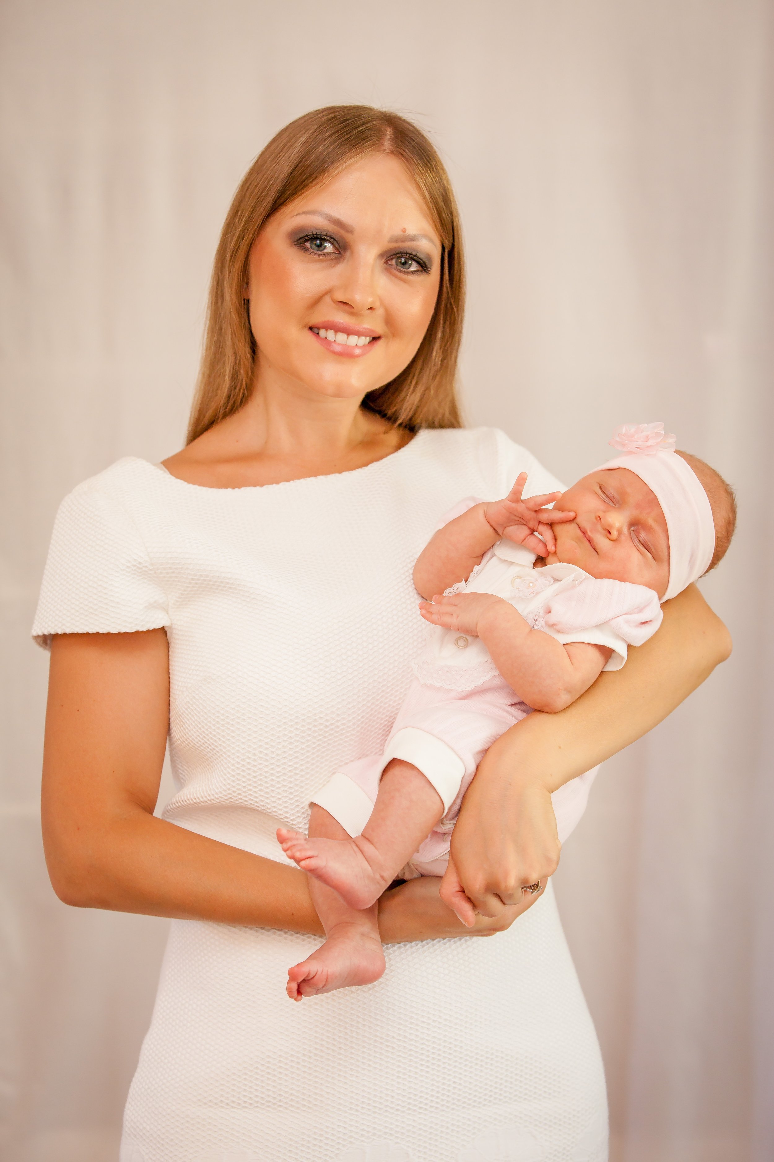 Anna-and-Roman-Family-Photography-Vik-Chohan-Photography-Photobooth095.jpg