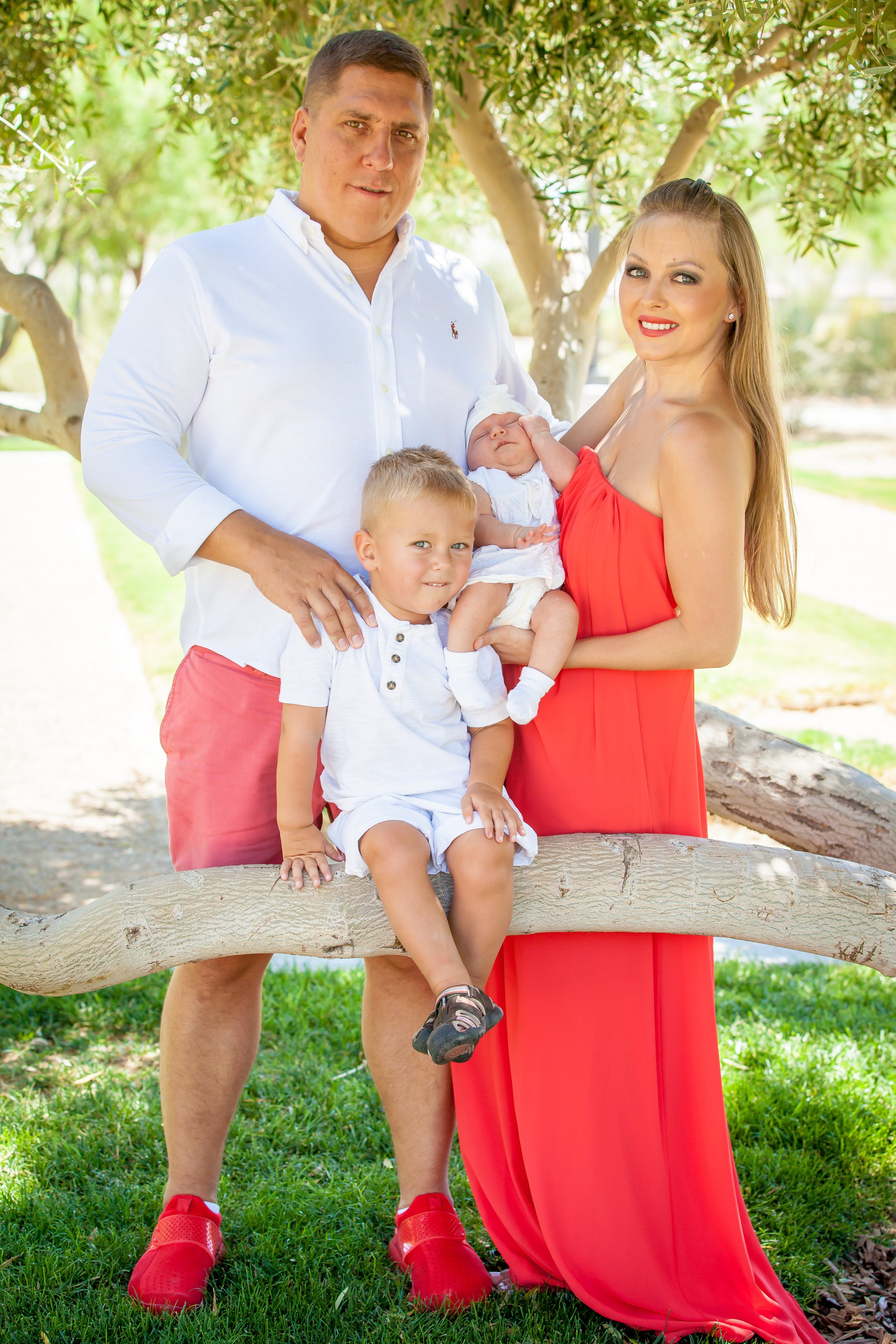 Anna-and-Roman-Family-Photography-Vik-Chohan-Photography-Photobooth150.jpg