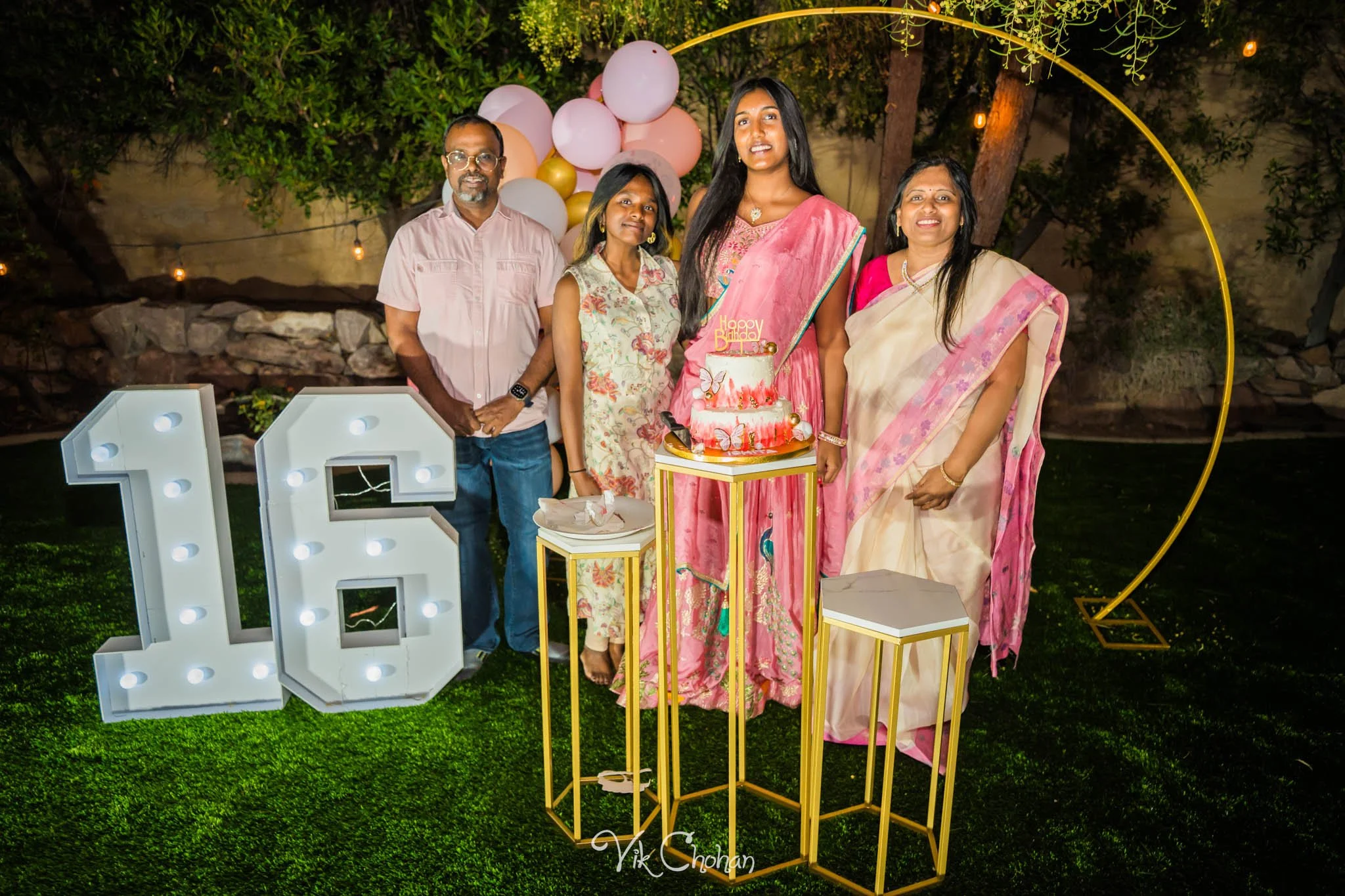 2025-10-25-Ishita-16th-Birthday-Celebration-Photography-Vik-Chohan-Photography-Photo-Booth-Social-Media-VCP-228.jpg