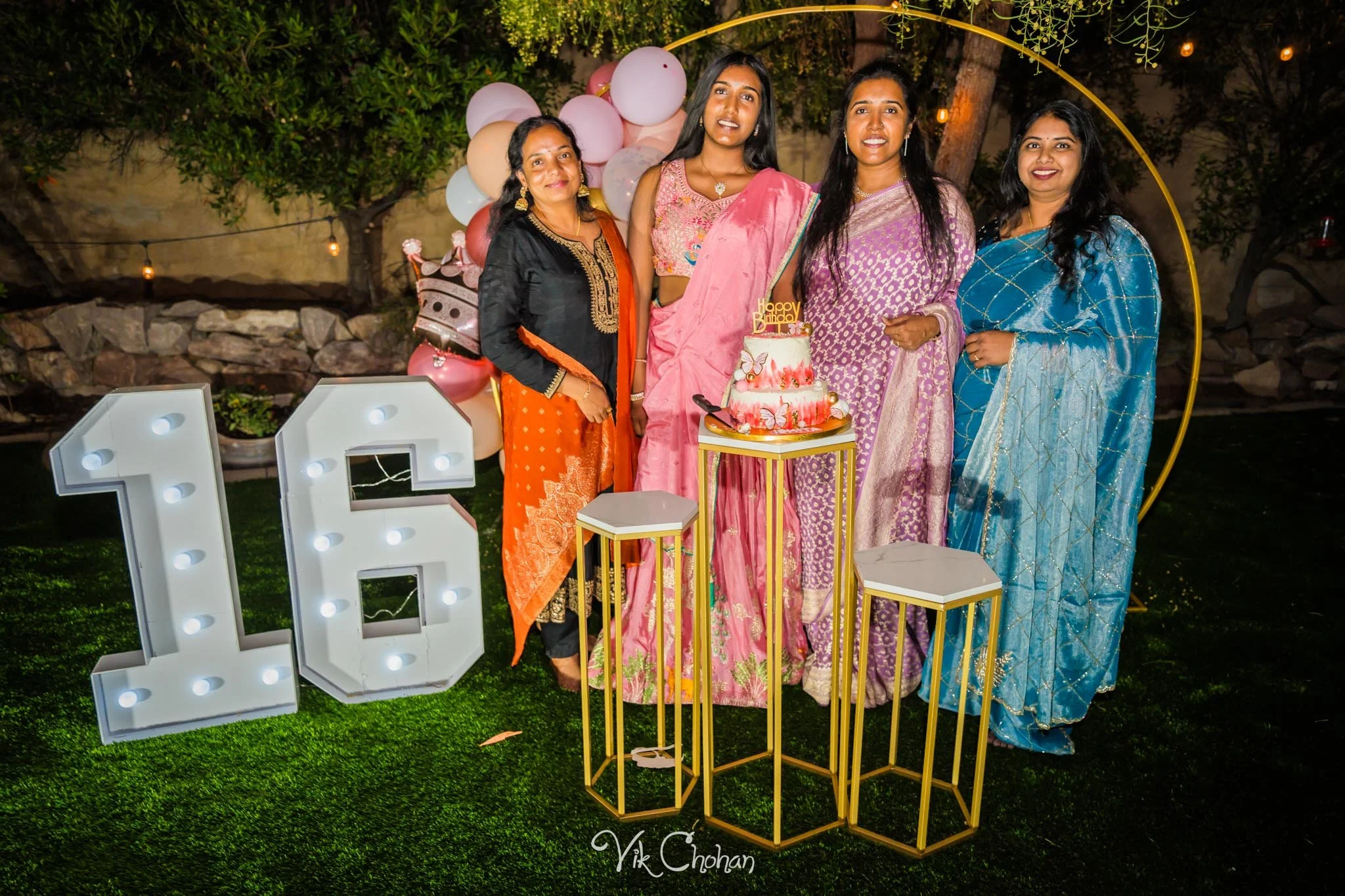 2025-10-25-Ishita-16th-Birthday-Celebration-Photography-Vik-Chohan-Photography-Photo-Booth-Social-Media-VCP-242.jpg