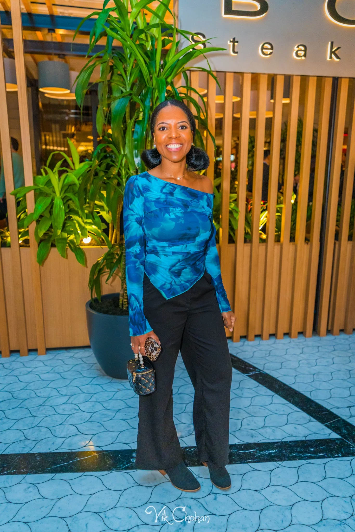 2025-11-18-INTRODeuce-Industry-Night-at-BOA-Steakhouse-Vik-Chohan-Photography-VCP-027.jpg
