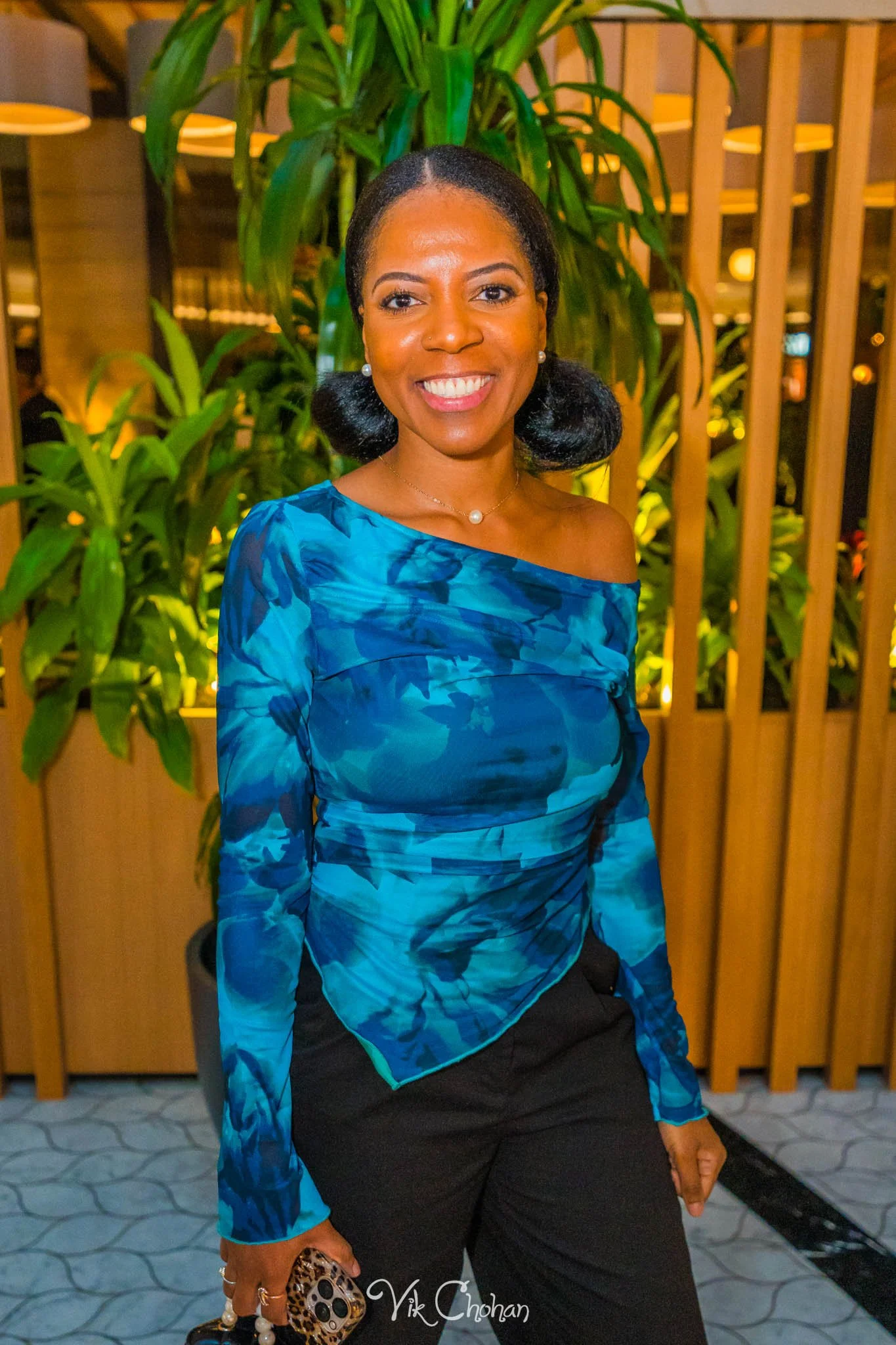 2025-11-18-INTRODeuce-Industry-Night-at-BOA-Steakhouse-Vik-Chohan-Photography-VCP-028.jpg