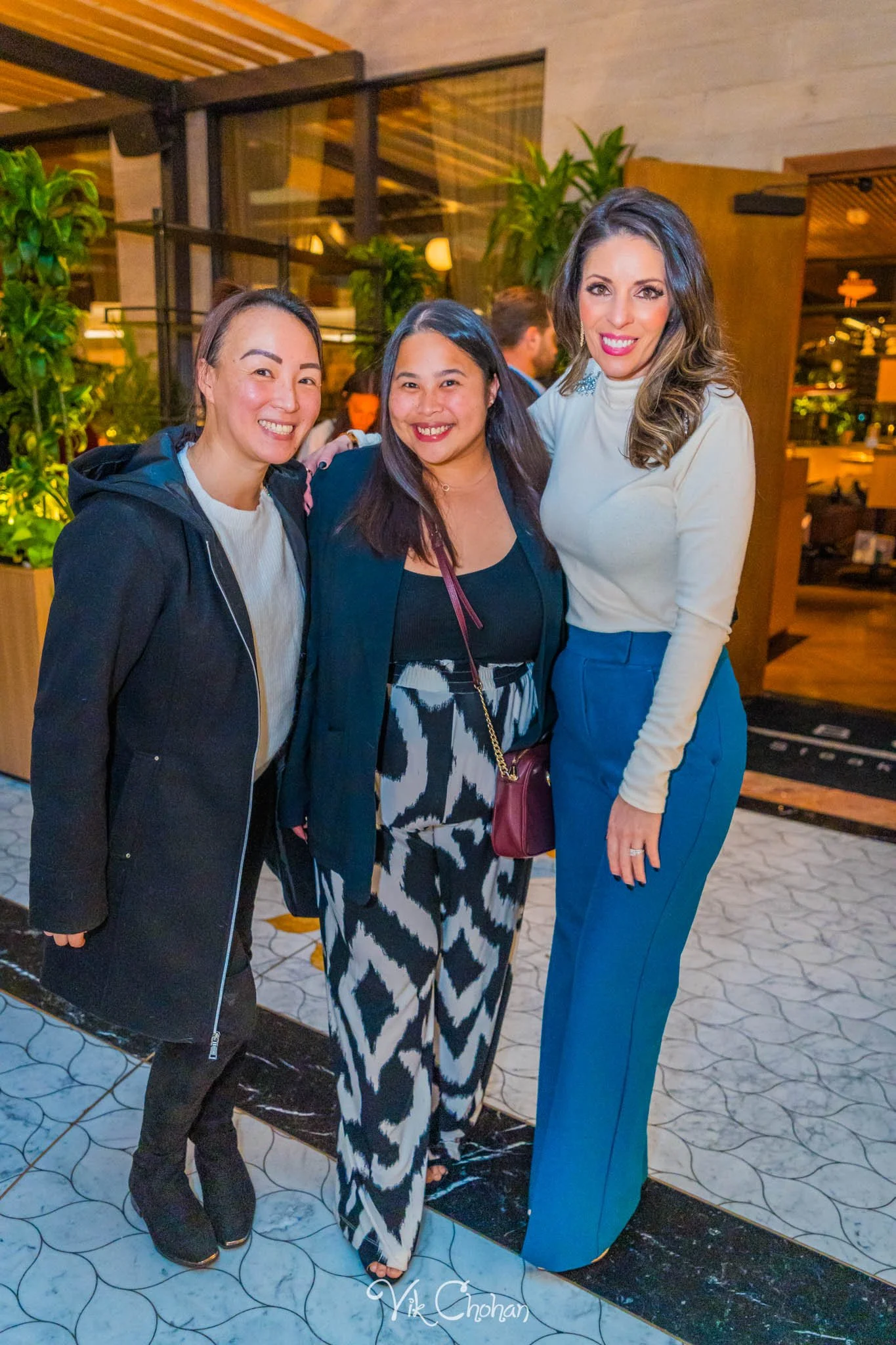 2025-11-18-INTRODeuce-Industry-Night-at-BOA-Steakhouse-Vik-Chohan-Photography-VCP-041.jpg