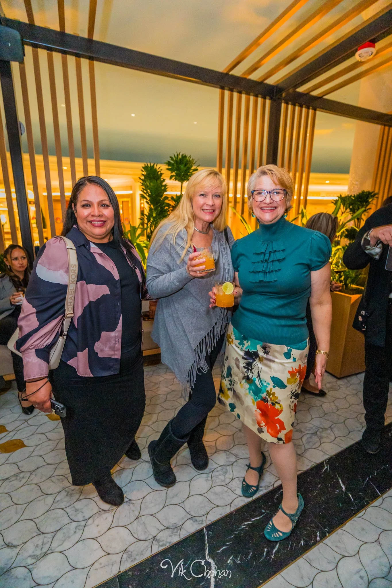 2025-11-18-INTRODeuce-Industry-Night-at-BOA-Steakhouse-Vik-Chohan-Photography-VCP-084.jpg