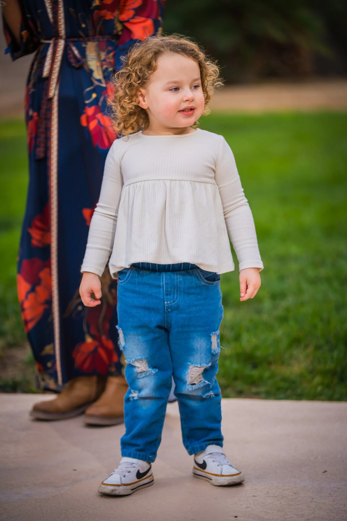 2025-11-22-Courtney-Family-Photography-nov-22nd-2025-Social-Media-015.jpg