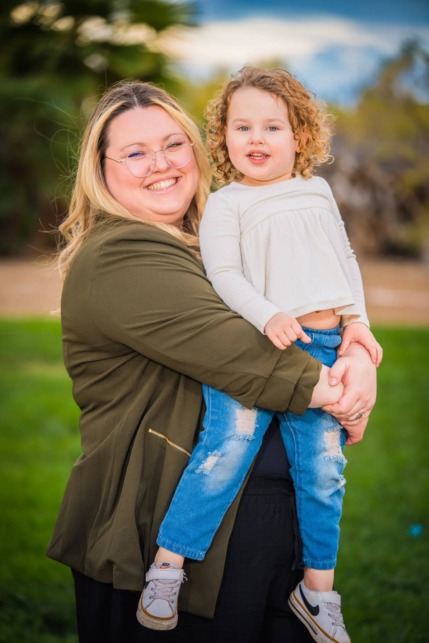 2025-11-22-Courtney-Family-Photography-nov-22nd-2025-Social-Media-027.jpg
