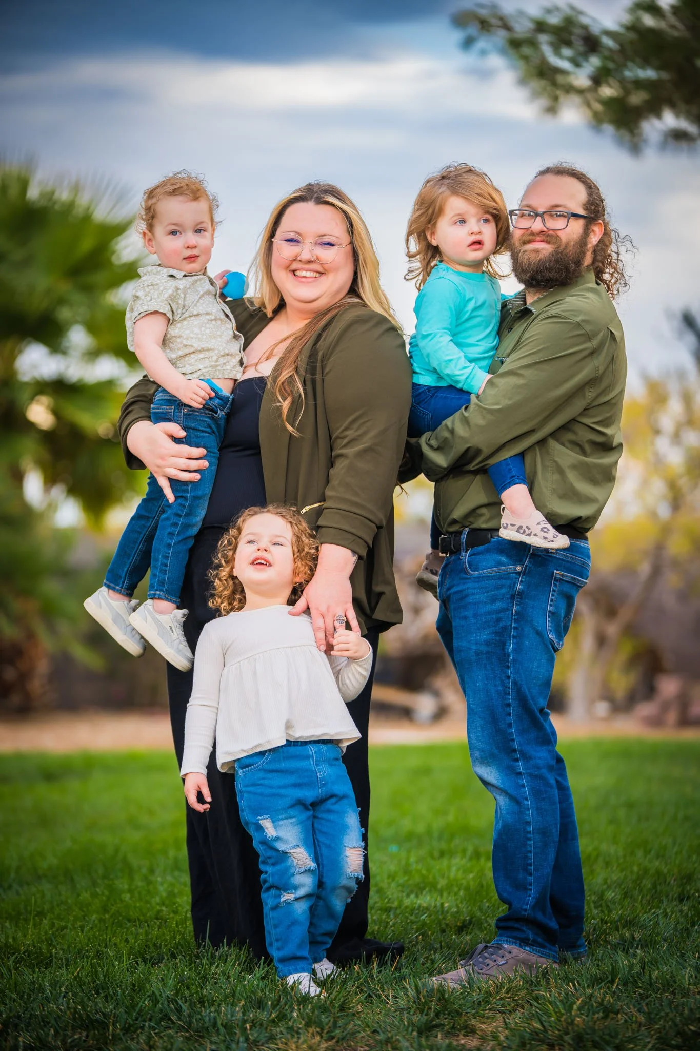 2025-11-22-Courtney-Family-Photography-nov-22nd-2025-Social-Media-052.jpg