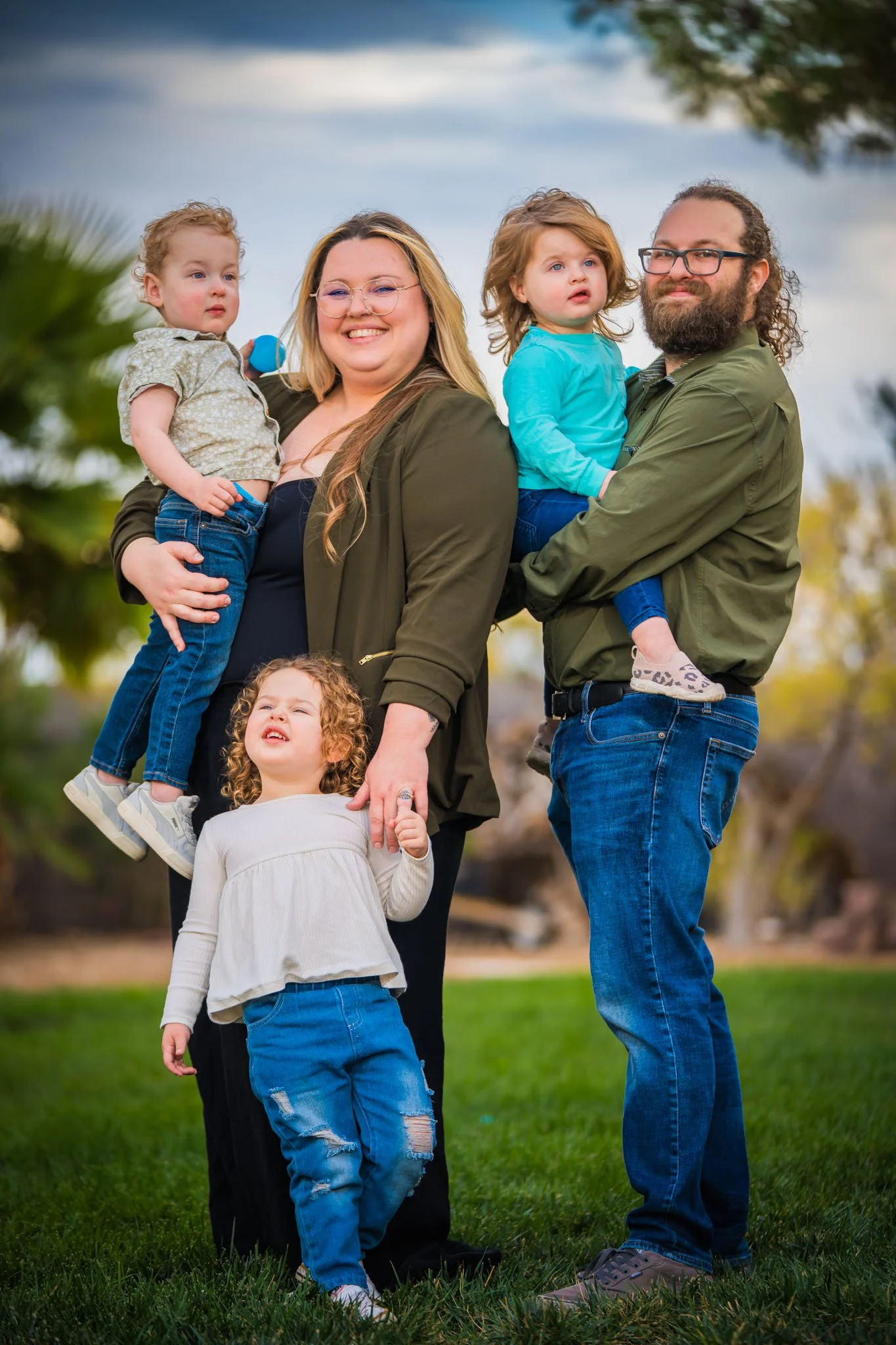 2025-11-22-Courtney-Family-Photography-nov-22nd-2025-Social-Media-053.jpg